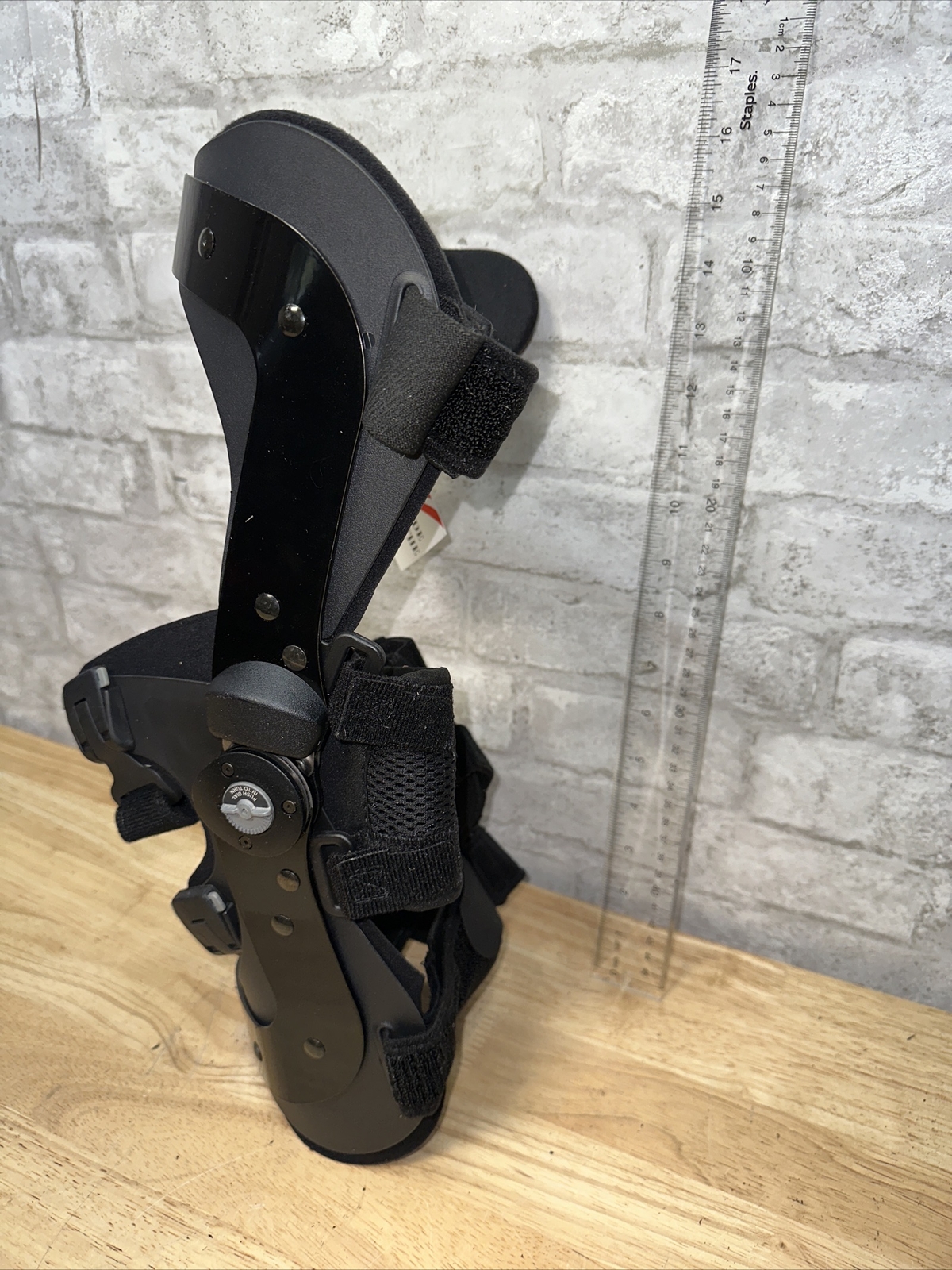 BLEDSOE KNEE BRACE ALIGNAIR MEDIAL LARGE RIGHT Msrp $649