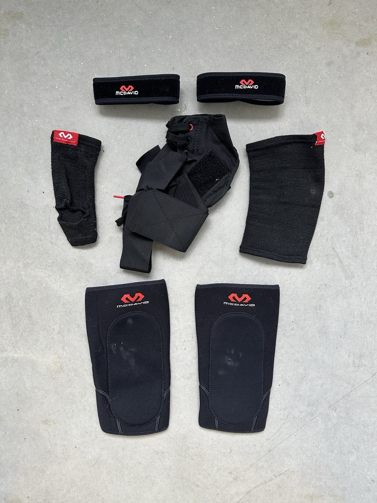 McDavid Knee Strap Patella Band Ankle Foot Knee Pads Brace Small