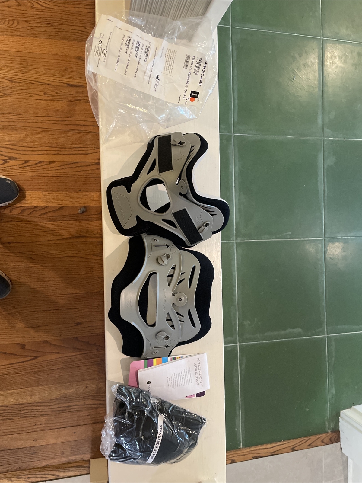 procare xtend 174 regular medium adult neck brace w/repl pads