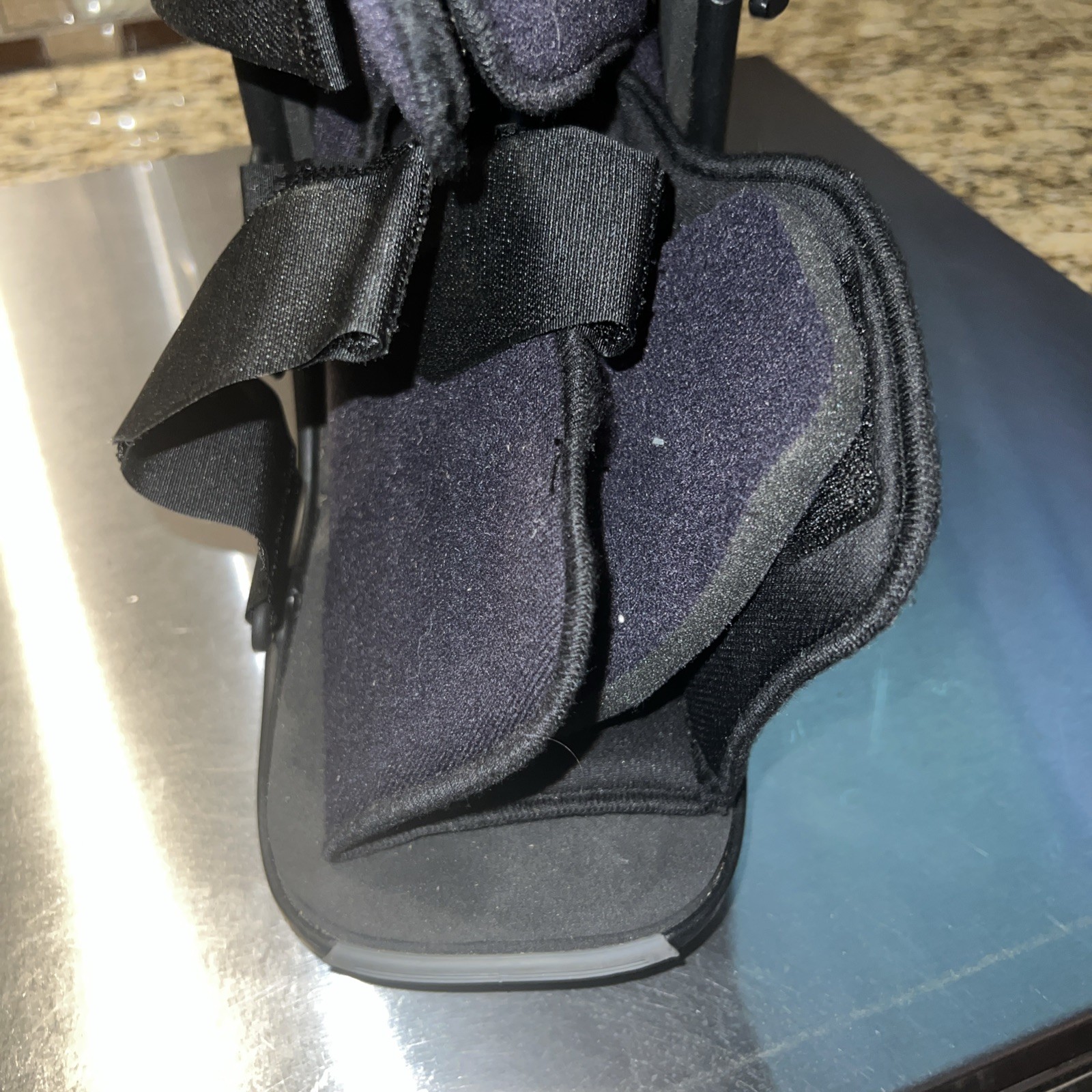 BREG Walking Boot Inflatable Ankle Surgery Brace Size Medium 12”H Medium
