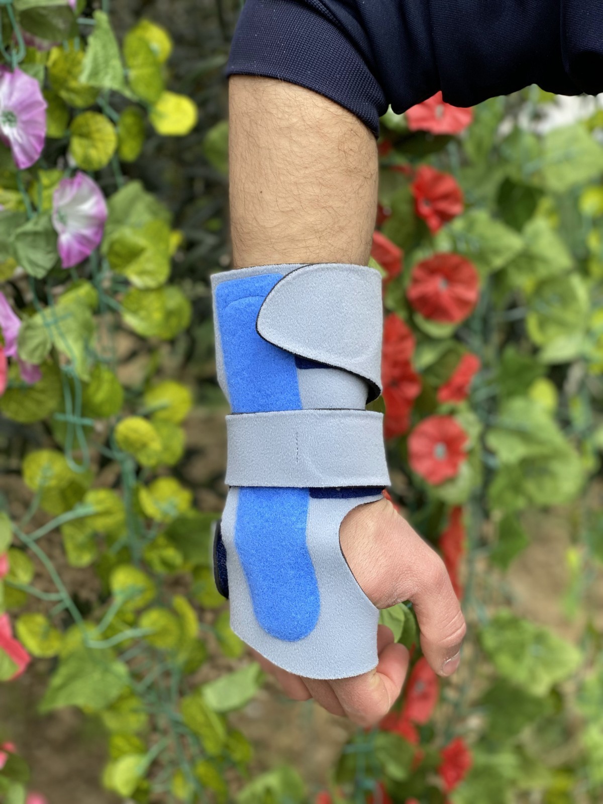 Bauerfeind Manuloc Wrist Stabilizing Support Size 1 Left Carpus Joint