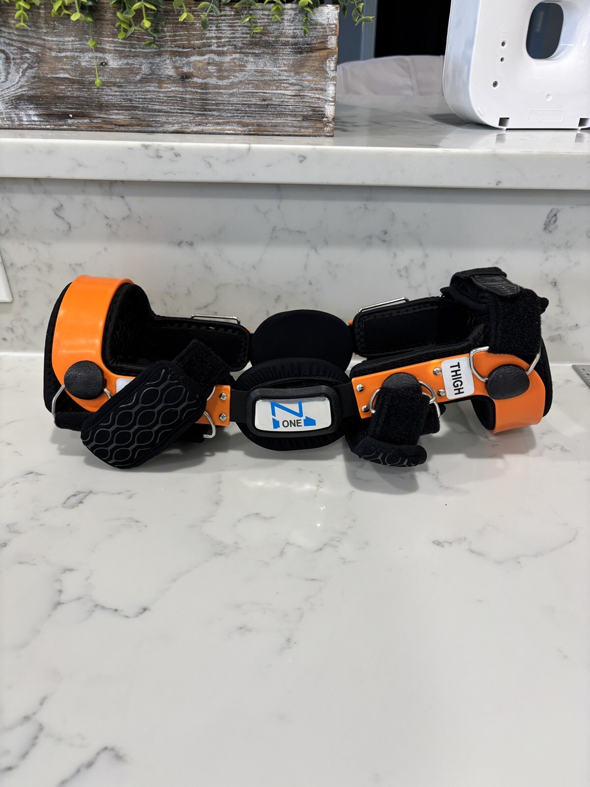 Z1 K2 COMFORTLINE KNEE BRACE NEW~UNKNOWN SIZE 3.75″ AT KNEE