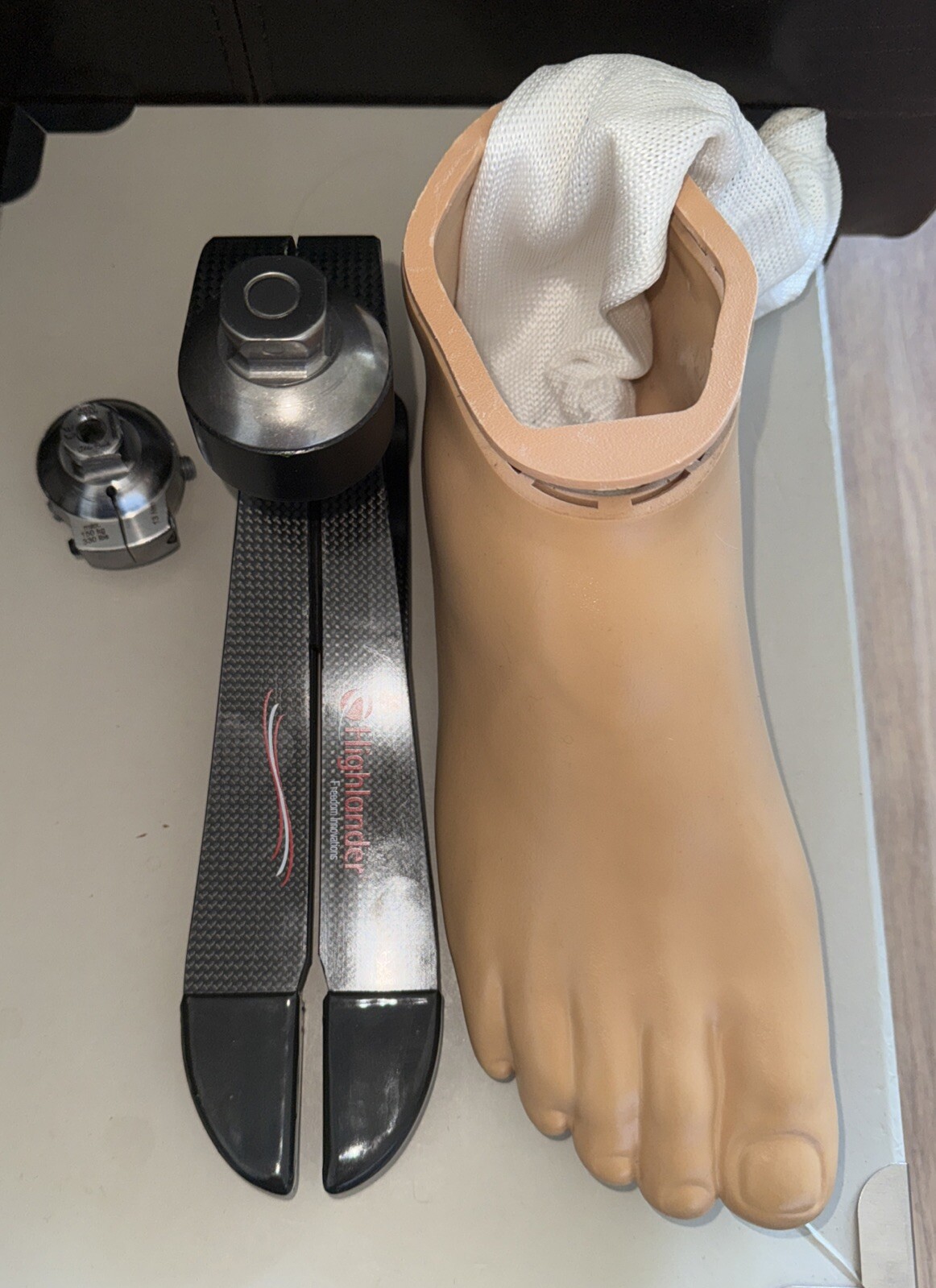 Freedom Innovations /Highlander Prosthesis Foot Size 30 max 150 Kg Right Exhihit