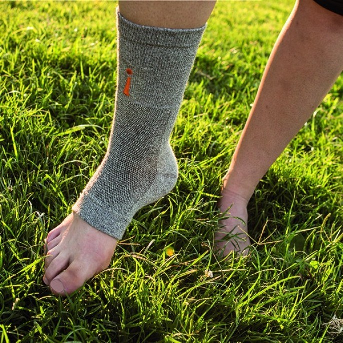 Incrediwear Ankle Brace Sleeve Support -Small/Medium or Large NEW