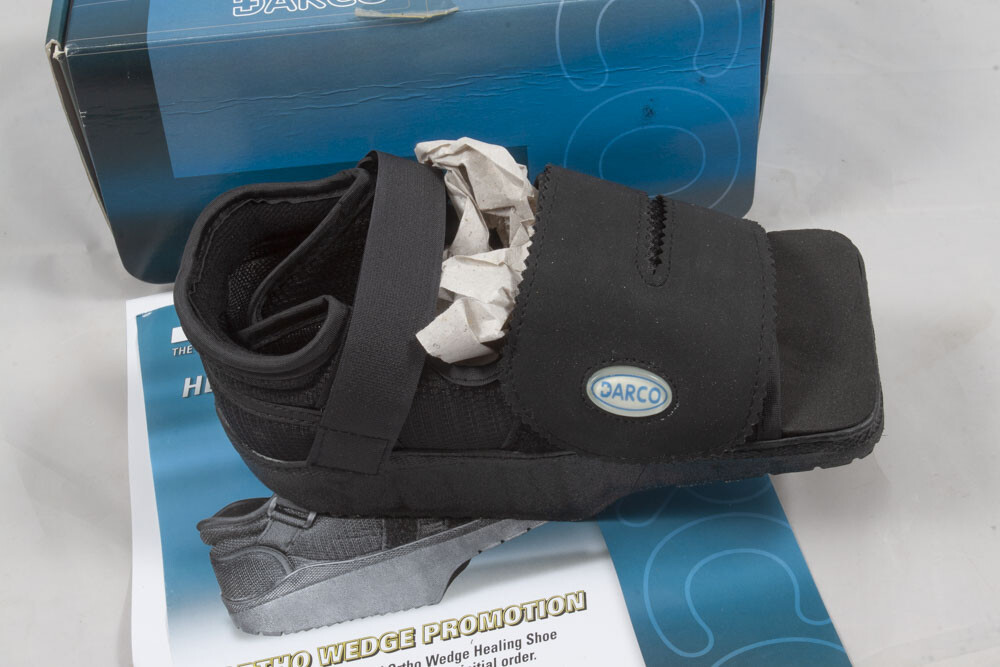 NEW Darco Ortho Wedge Off-loading Shoe – Size X Small – NEW NEVER USED !!!!