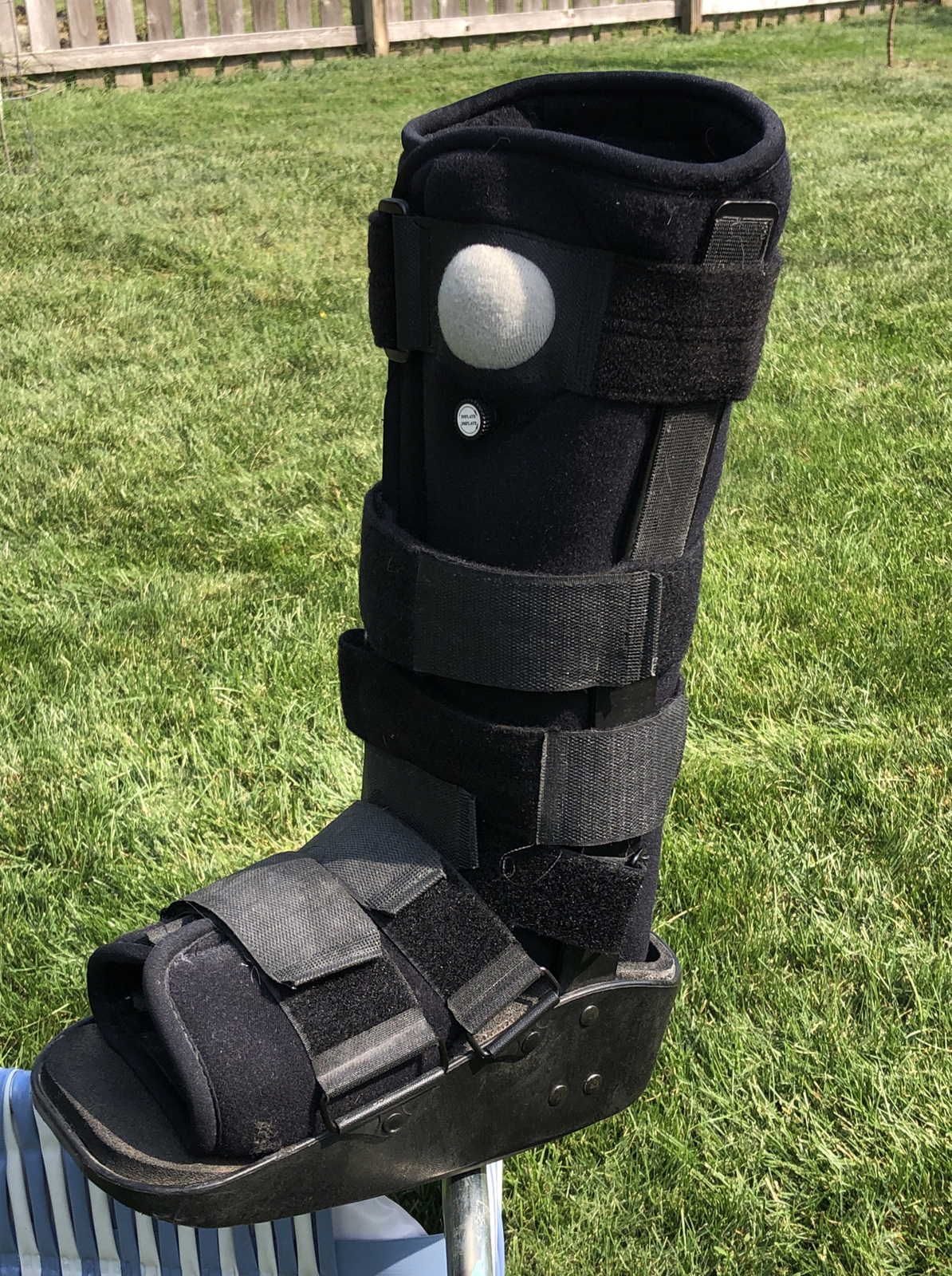 MAXTRAX Orthopedic Inflatable Walking Boot Brace Medium Ankle Foot DJO LLC .