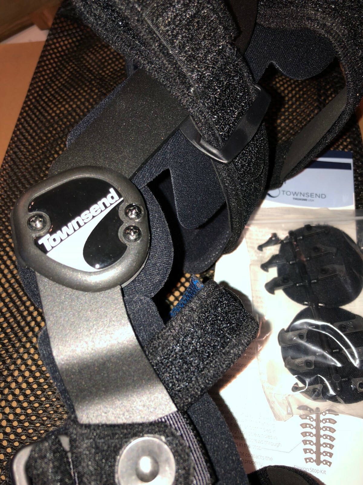 Townsend THUASNE Design Rebel Standard Ligament Knee Brace Medium Black RIGHT