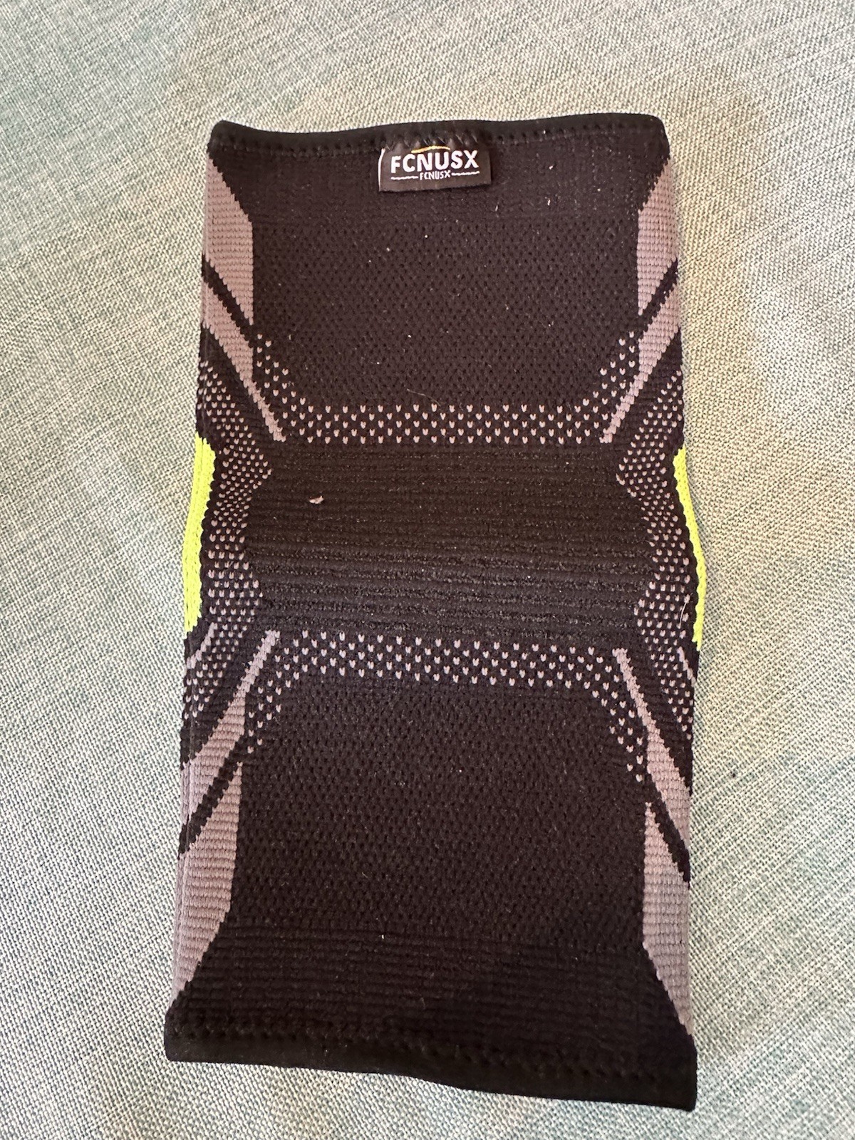 FCNUSX Elbow Braces Medium