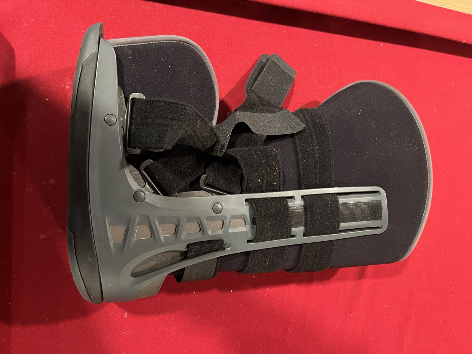 Donjoy Maxtrax II Walking Boot Medium