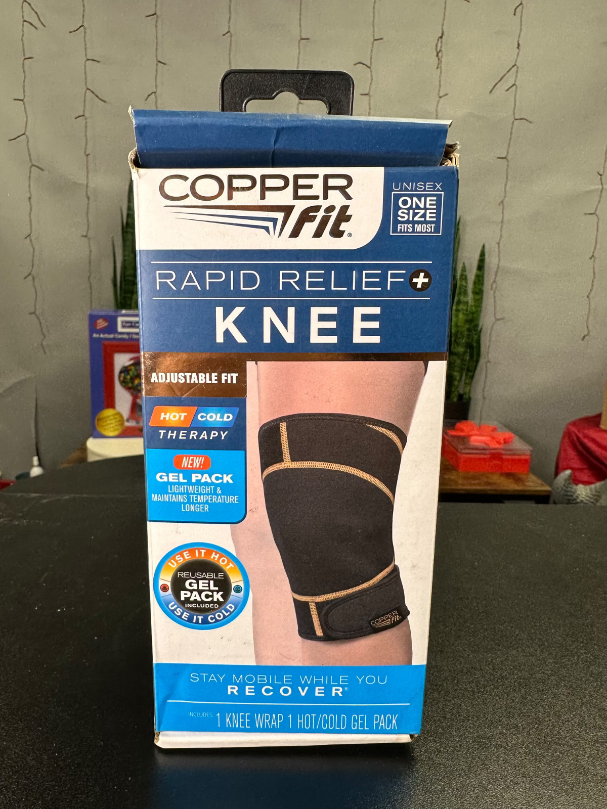 Copper Fit unisex adult Rapid Relief Knee Wrap with Hold/Cold Therapy