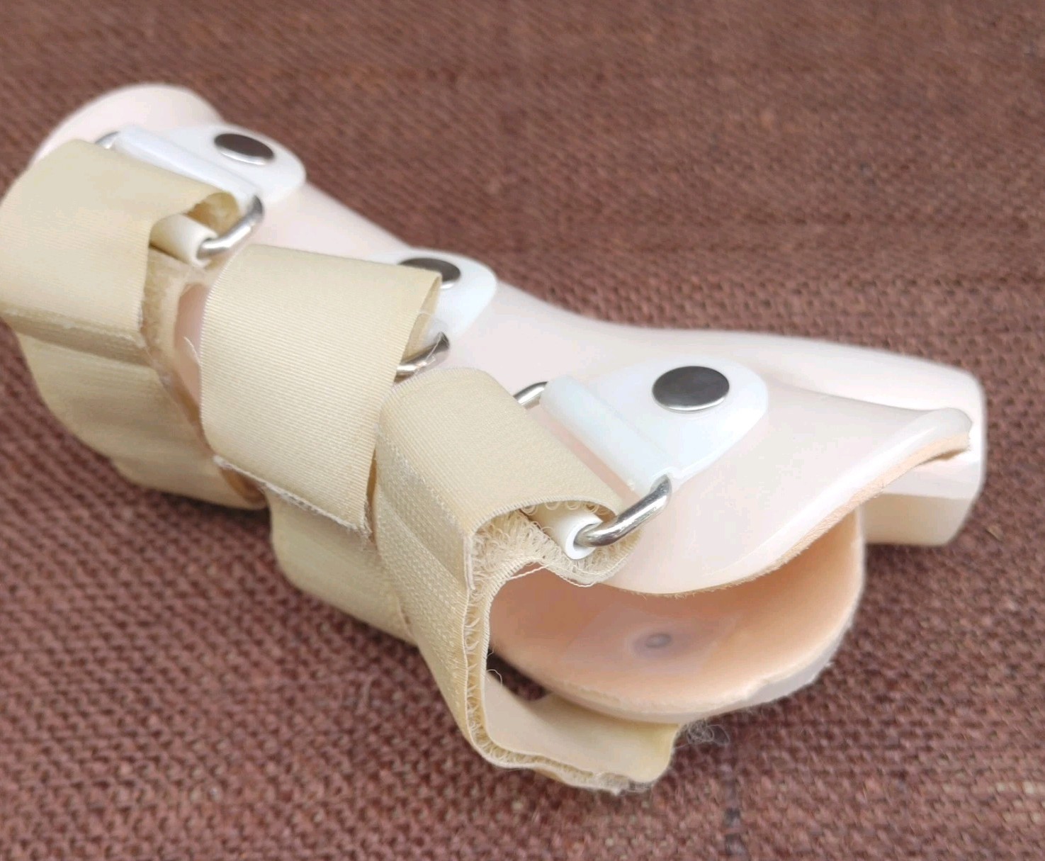 VTG Stabilizing Orthosis Wrist Thumb Brace Youth XS/S Right Custom Plastic Metal