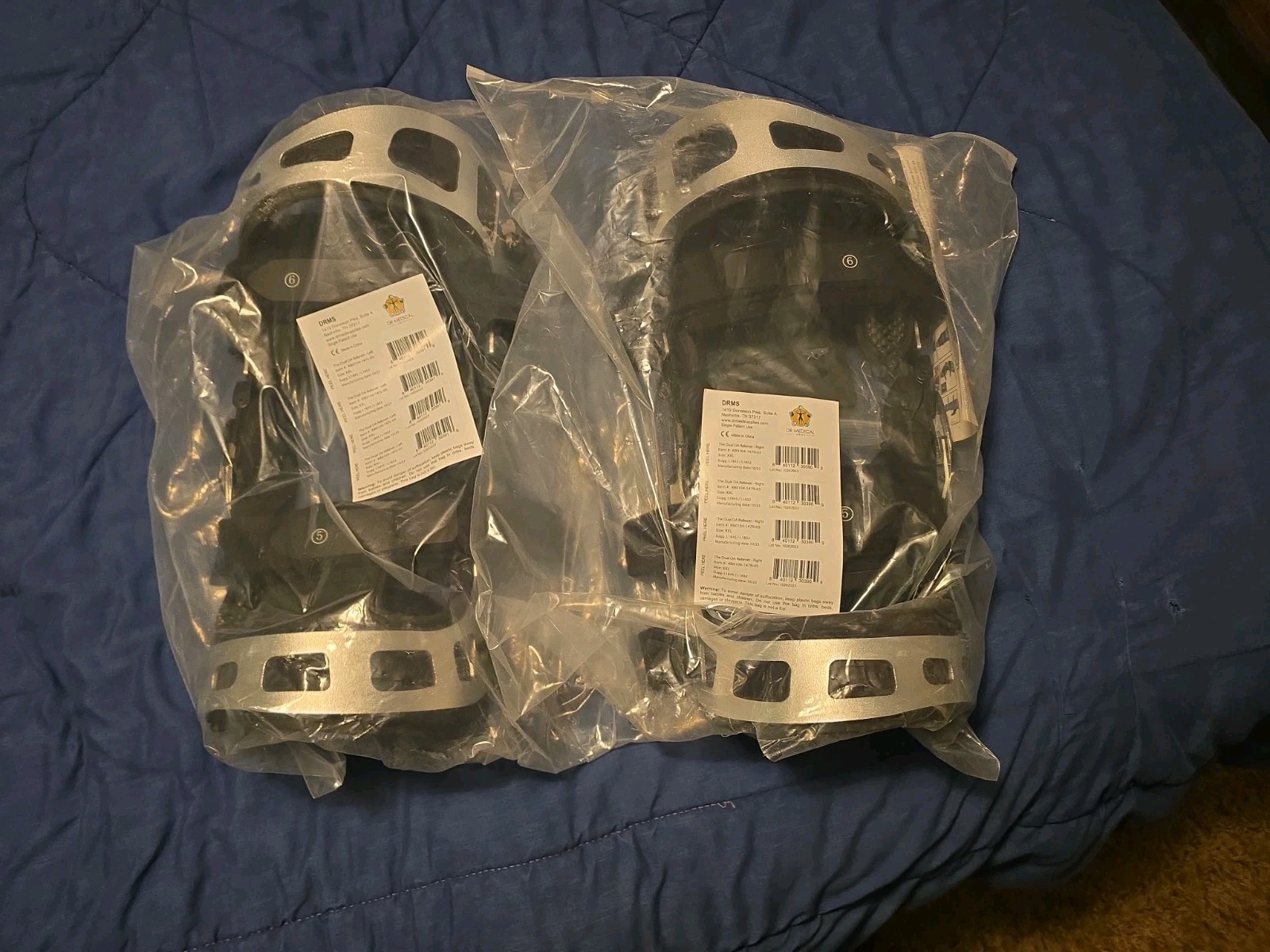 2 NEW DUAL OA Reliever Medium R & L Knee Brace KB0104-147R-02 & KB01014-7L-02