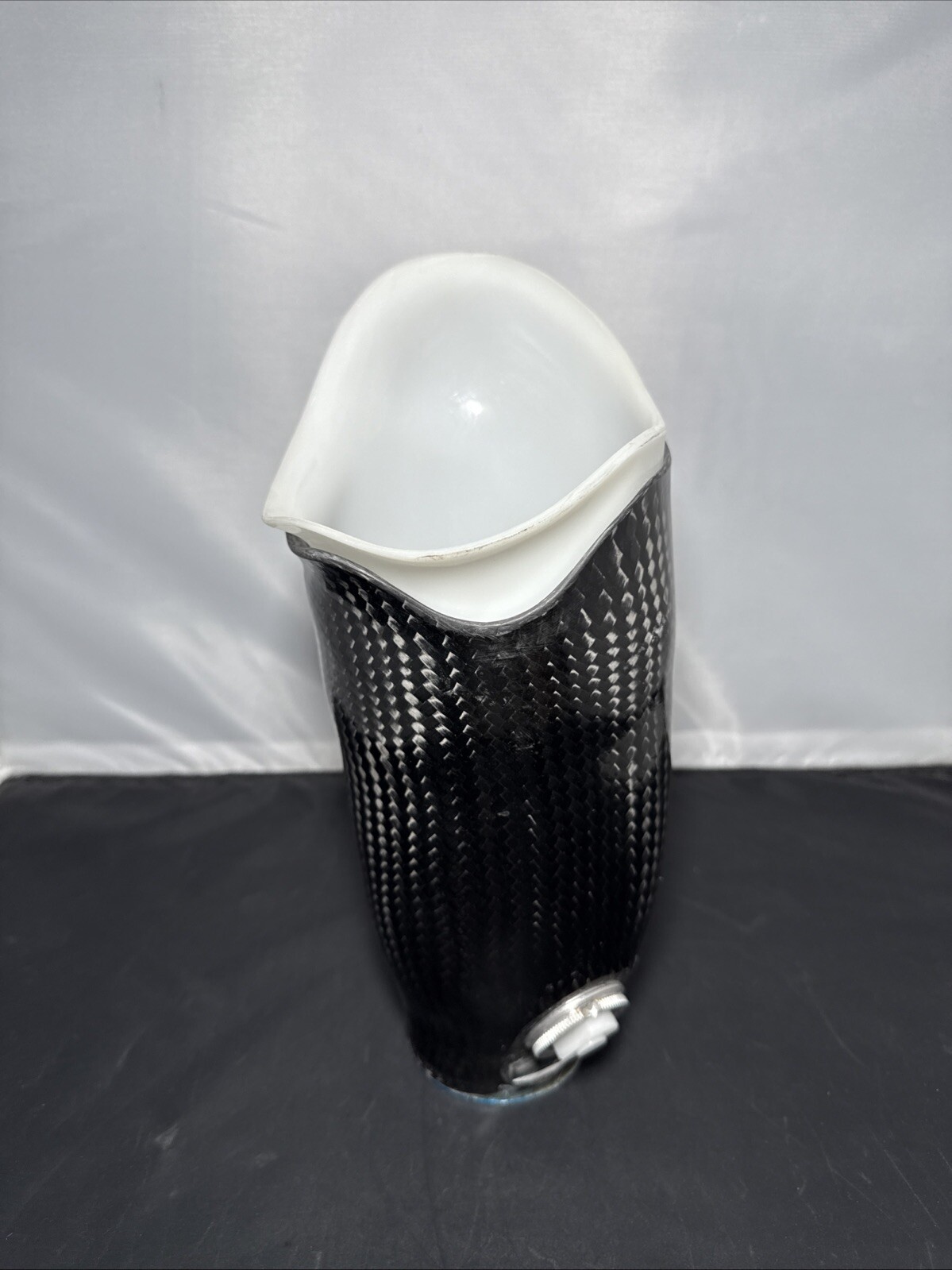 PROSTHETIC BLACK CARBON FIBER LEG SOCKET Above Knee Left Leg W Mounting Plate