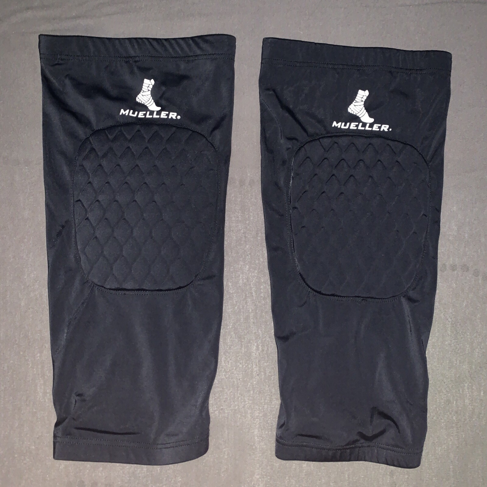 Mueller Diamond Pad Extended Knee 16-18in Circumference Large Volleyball Sports