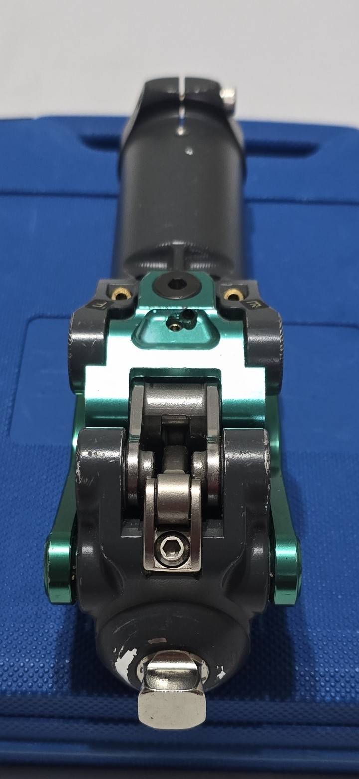 Seattle Select Stance Flexión Polycentric Prosthetic Knee In Excellent Condition