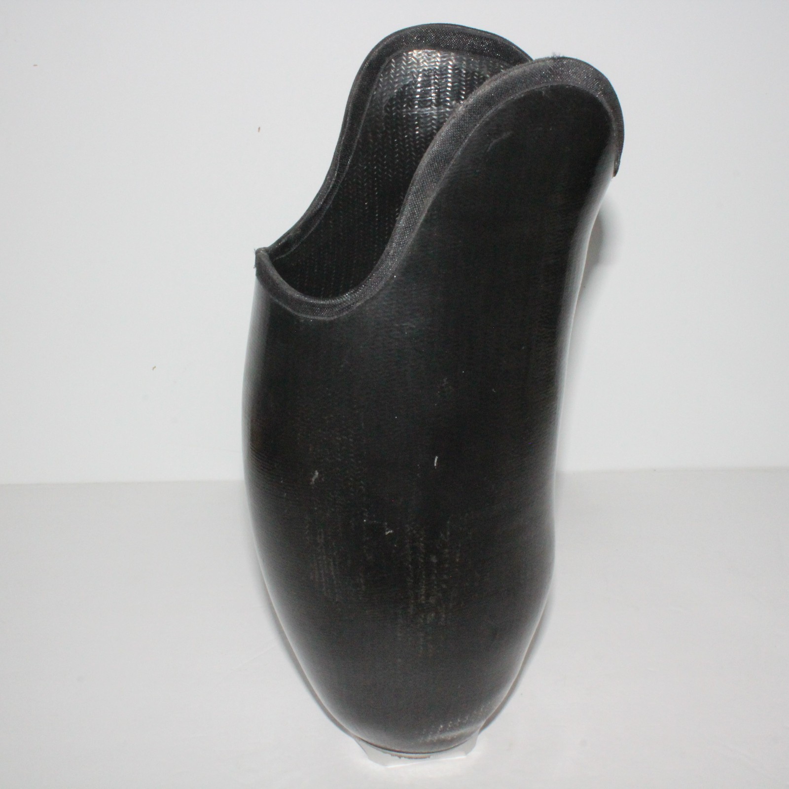 BELOW-KNEE PROSTHETIC CALF SOCKET w/ OSSUR DIRECT SOCKET SYSTEM 9.5″x 10.8″ x 5″