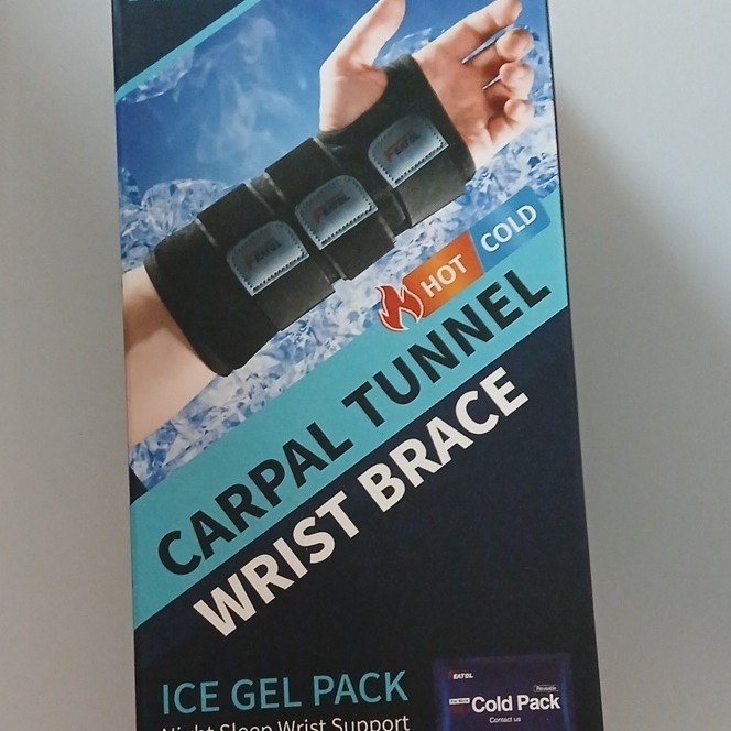 Carpal tunnel wrist brace