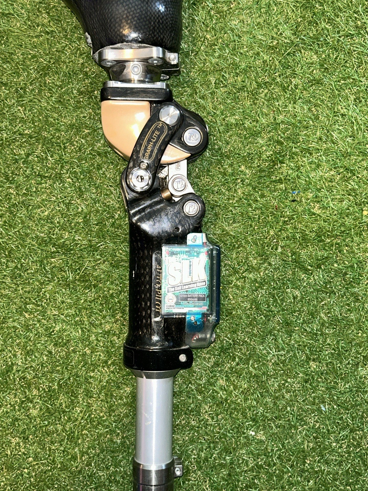 DAW Industries SLK Prosthetic leg. graph lite prosthetic knee