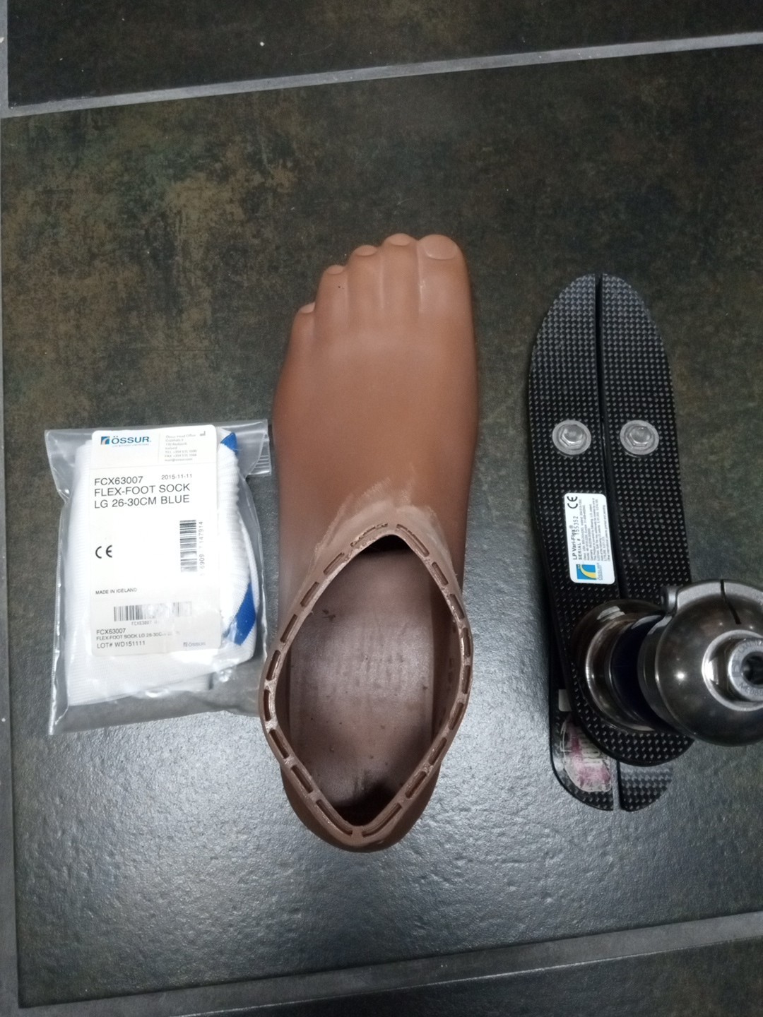 MINT OSSUR VARI-FLEX LP PROSTHETIC FOOT W/ CETERUS SHOCK PYLON 28 S/N155352