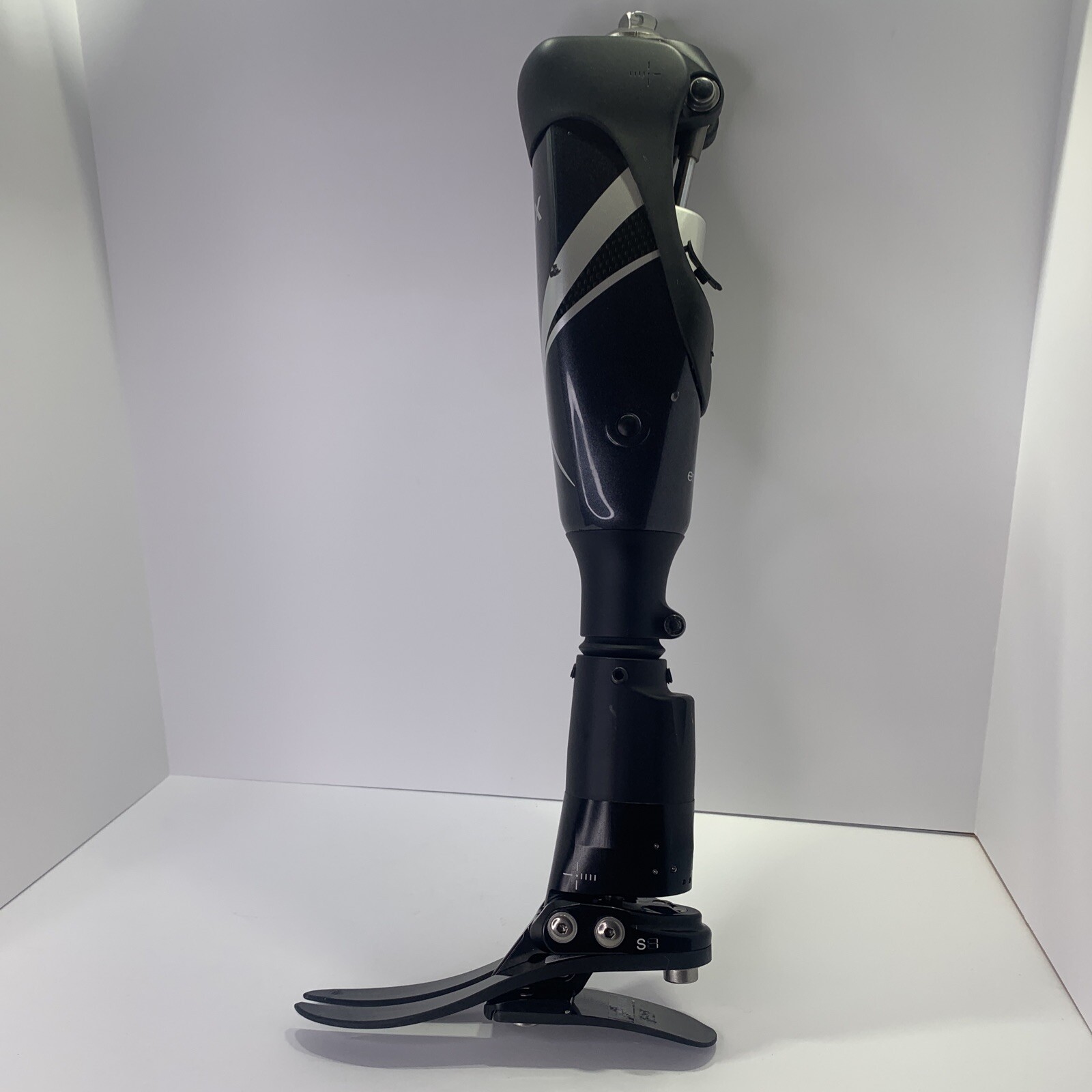 Endolite Blatchford Linx Microprocessor Prosthetic Knee & Foot. Right 22cm.