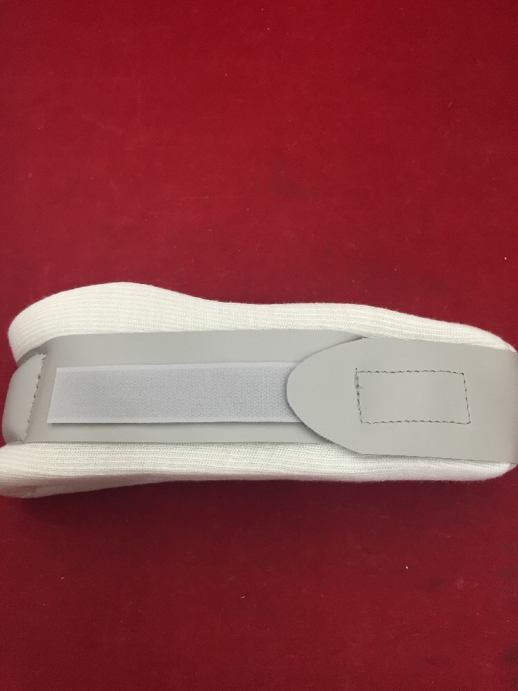 NEW PROCARE Universal Cervical Collar 3″ White/Gray 79-83000