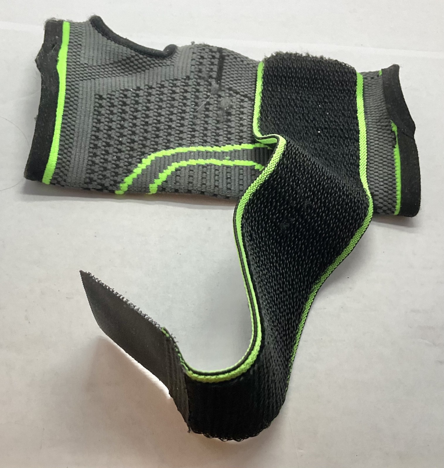 COMPRESSION Wrist Strap and Wrist Brace Sport Wrist Support.