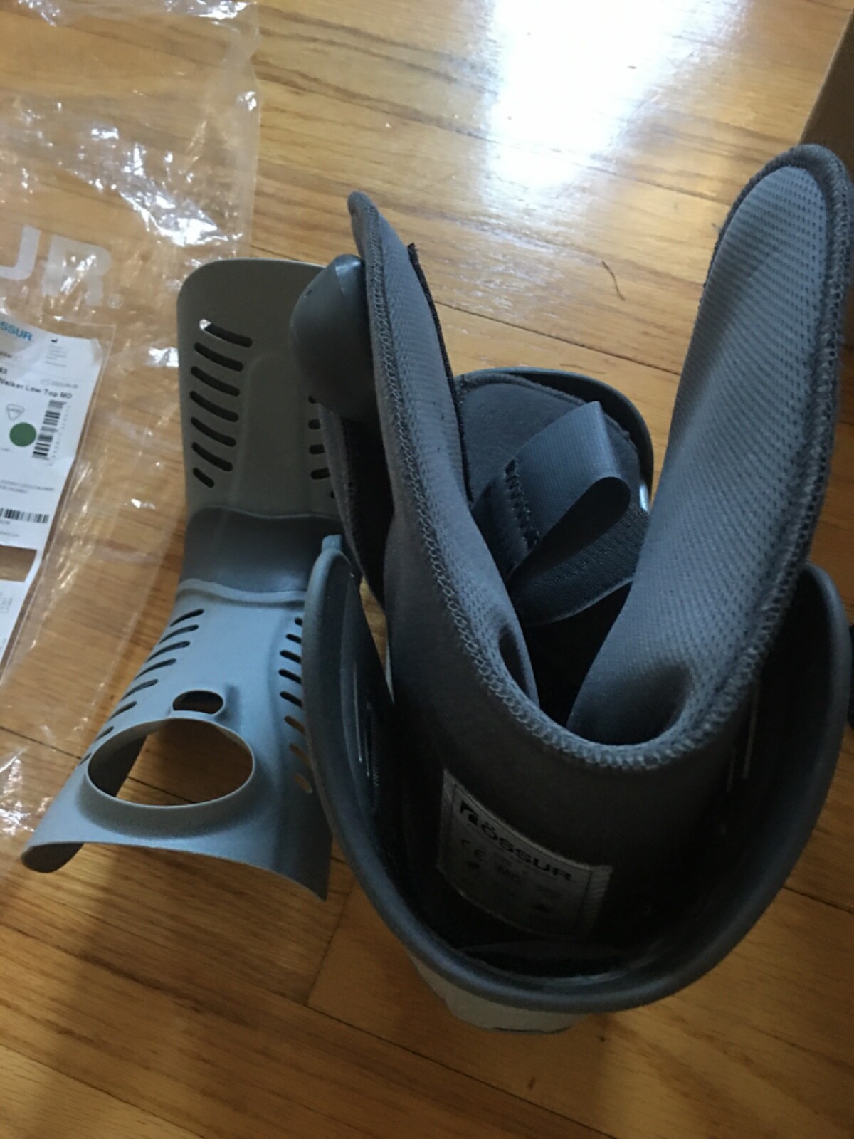 Ossur Rebound Air Walker Boot with Compression & Adjustable Straps B-242900063