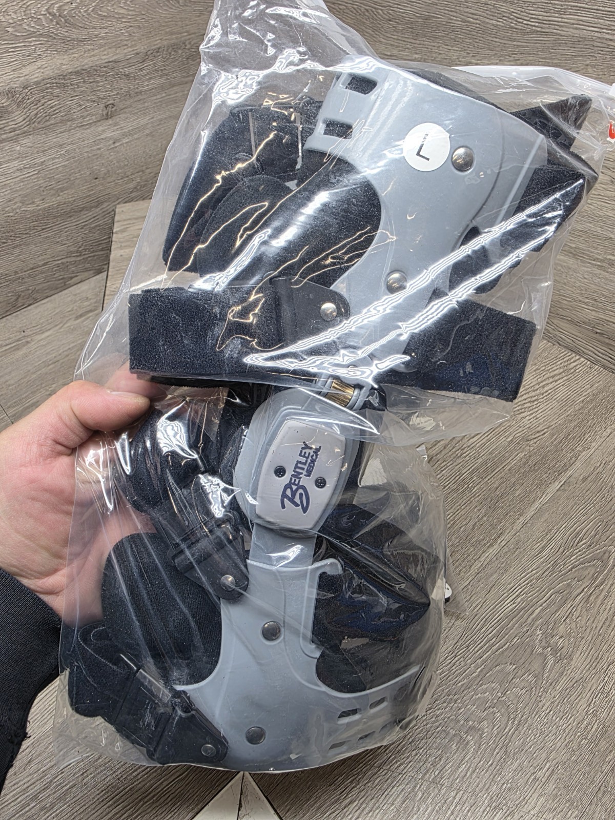 LOT OF 2 BENTLEY TL-51 UNIVERSAL KNEE BRACE 1 LEFT , 1 RIGHT & KNEE WRAPS NEW