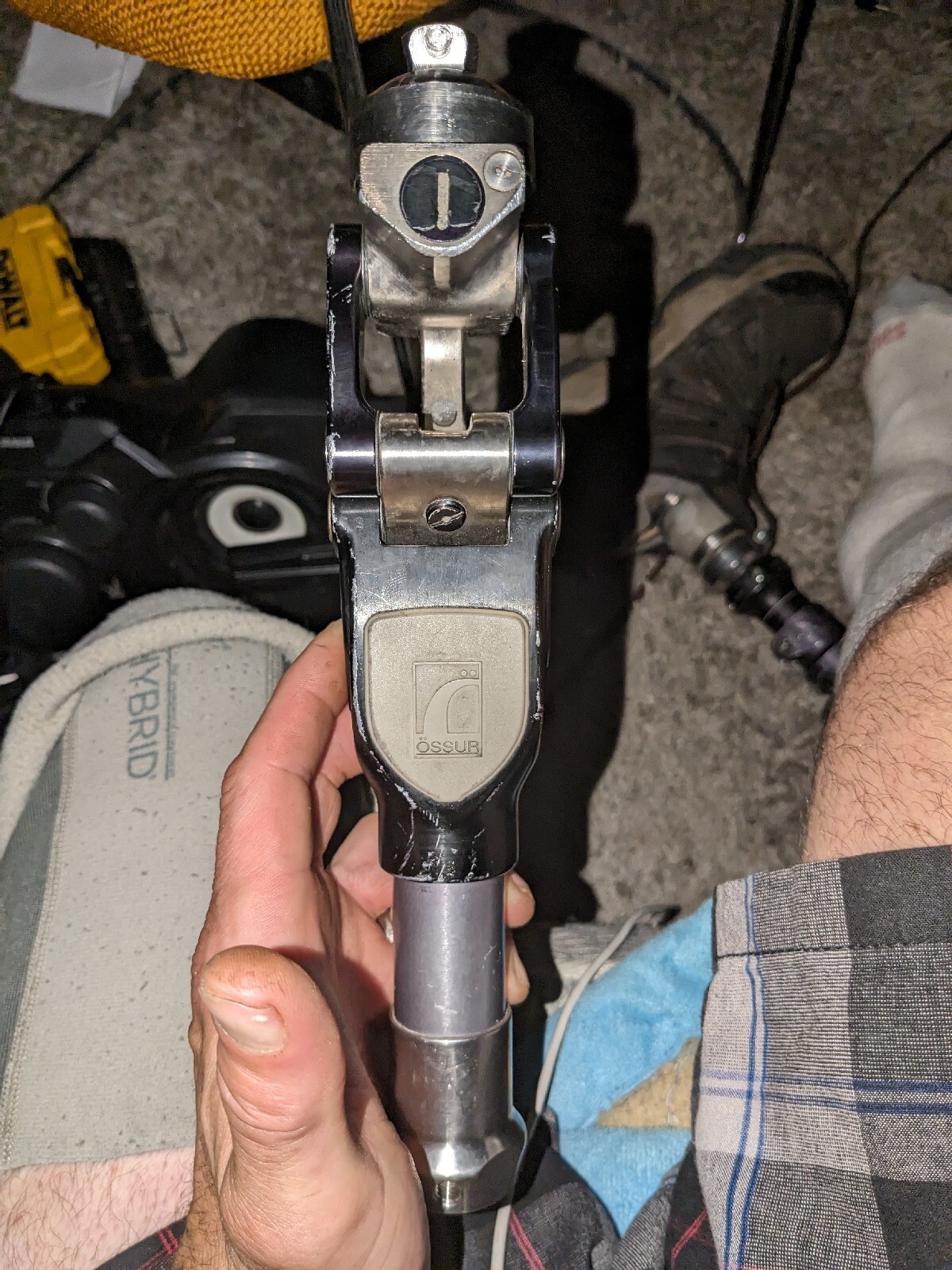Ossur Total Knee 2000 Hydraulic P R O S T H E T I C