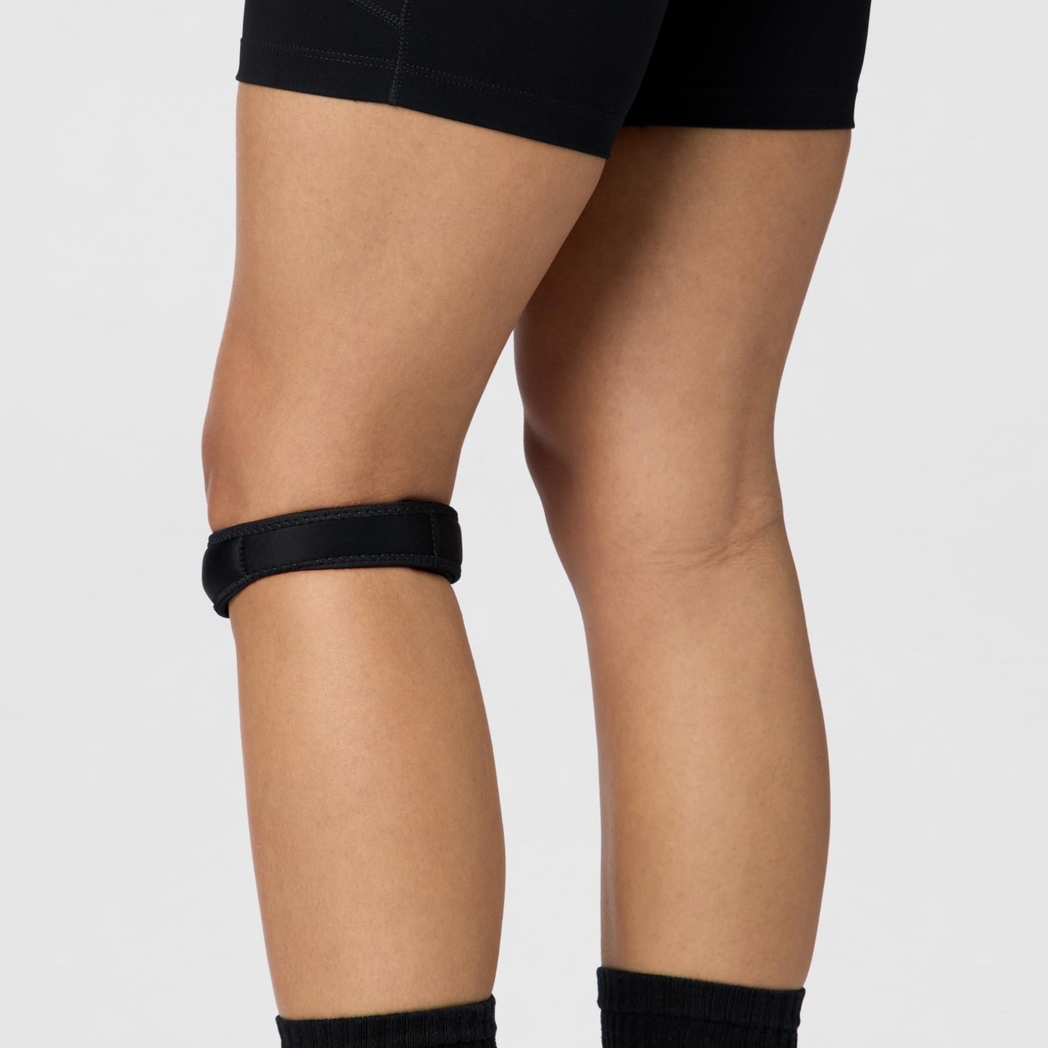 Nike Pro Patella Band Unisex Dri FIT Size Small Medium Black White New