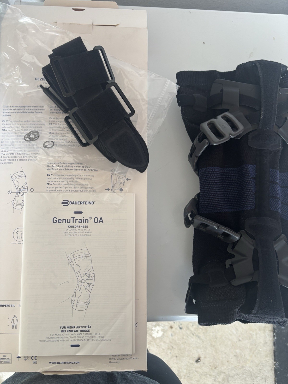Bauerfeind GenuTrain OA Size 3 Knee Brace Support Left Medial Right Lateral