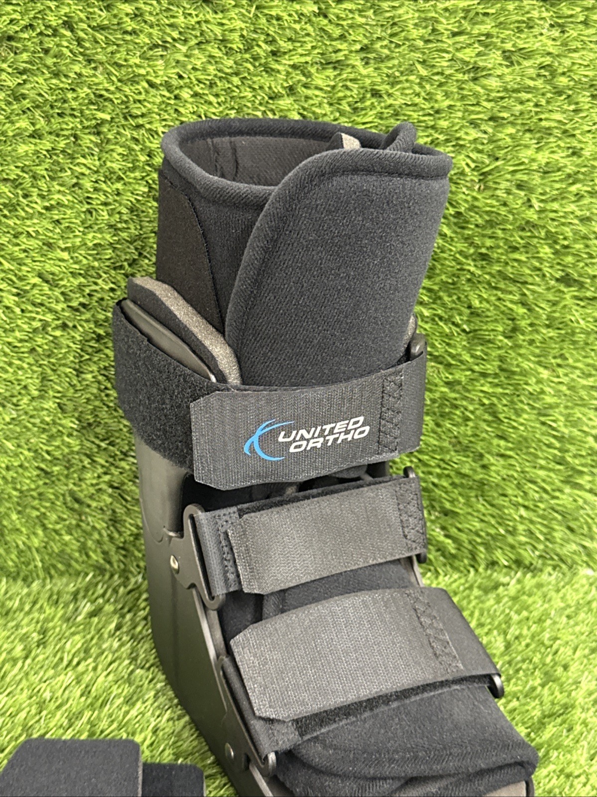 United Ortho USA14111 Short Air Cam Walker Fracture Boot, Small, Black