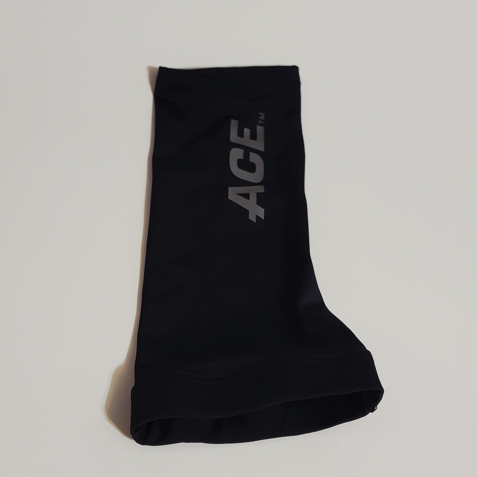 Ace Calf Compression Sleeve L/XLFor Football, Basketball, Volleyball All Sports
