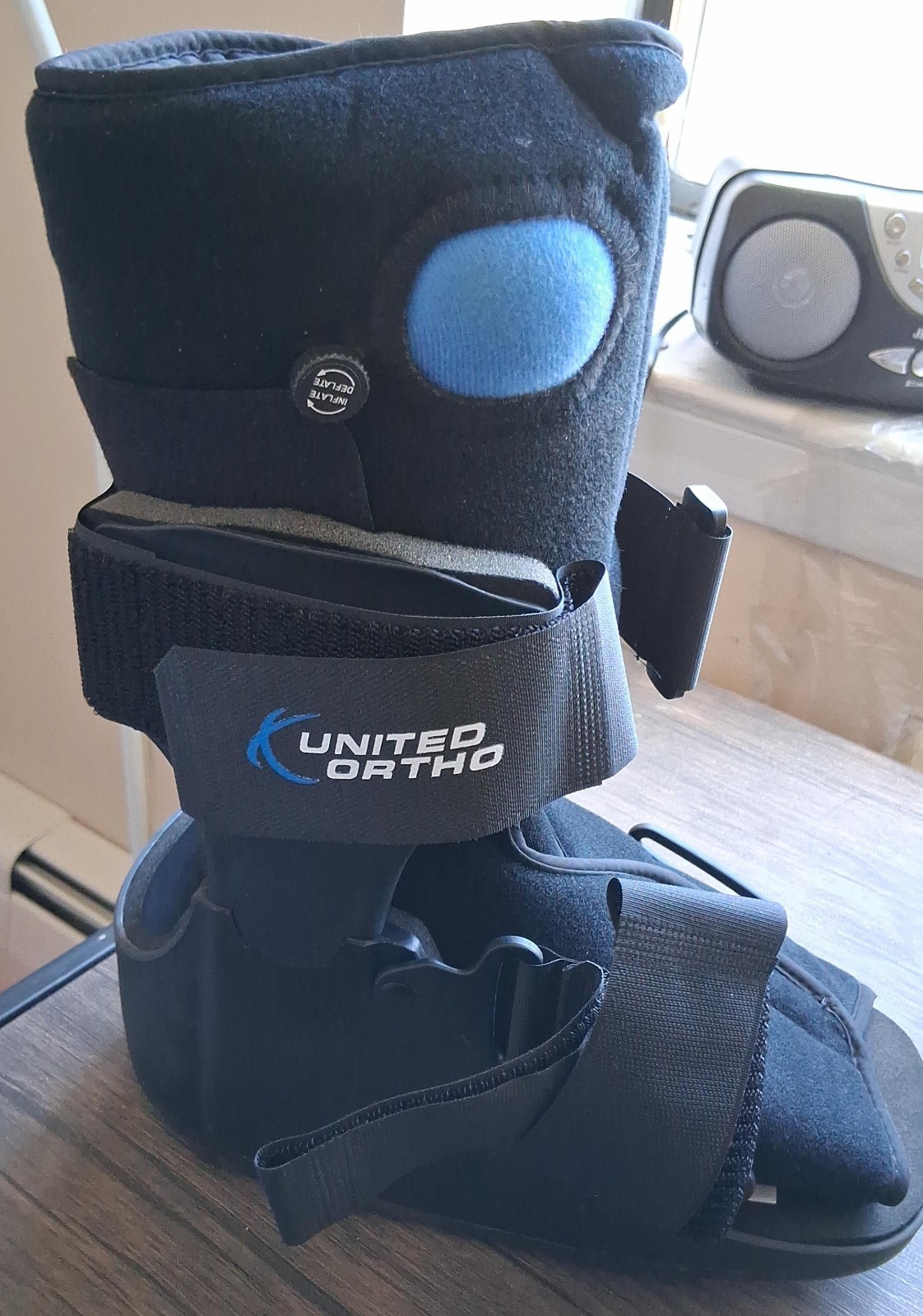 United Ortho Short Air Cam Walker Fracture Boot Small Black USA 14113 New OpenBx