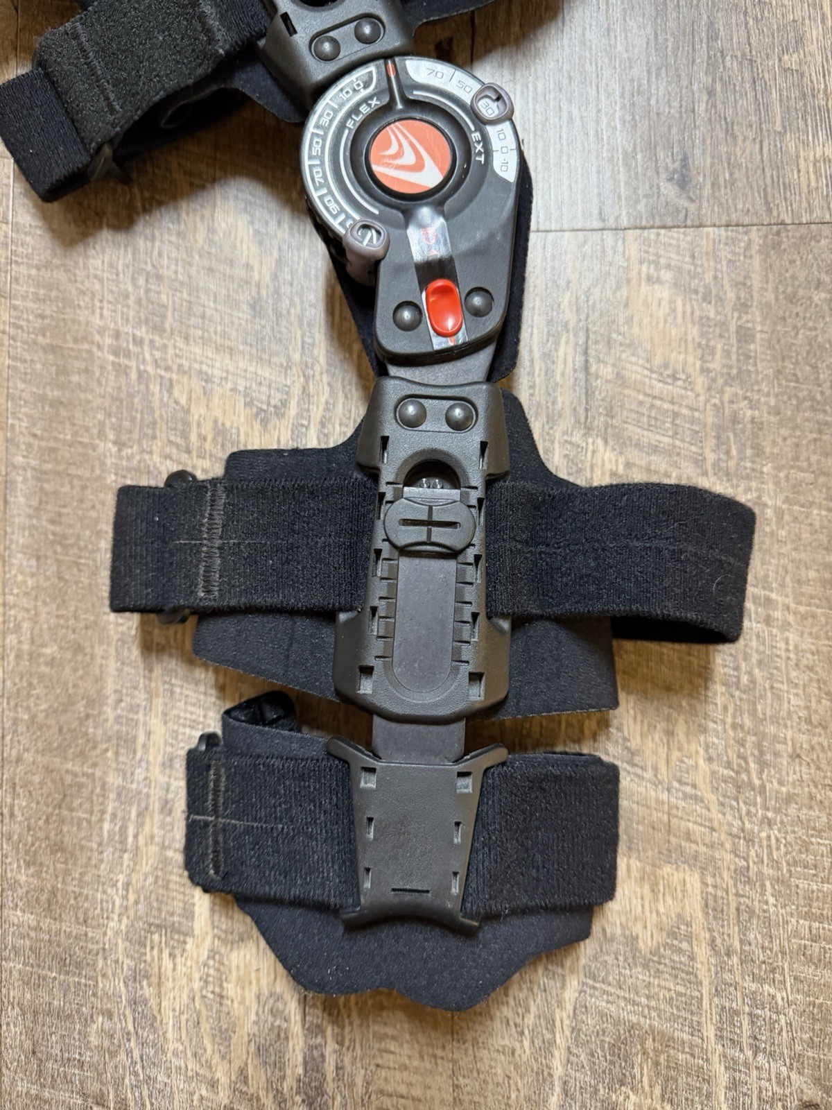 Breg T-Scope Premier Post-Op Elbow Brace – Left – Black W/ Support Strap