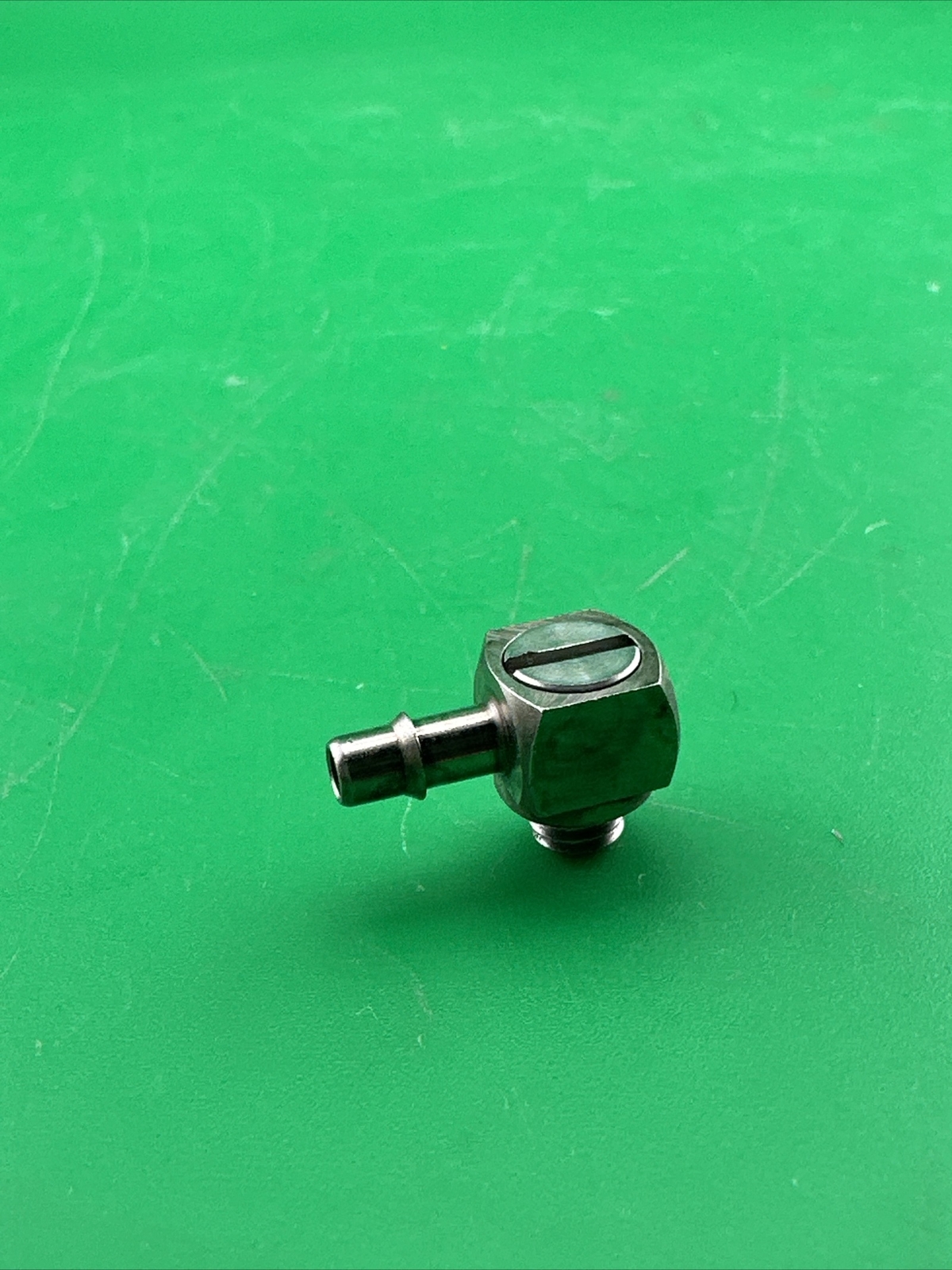 Adjustable 90° Prosthetic Vacuum Barb. Prosthetic Barb.