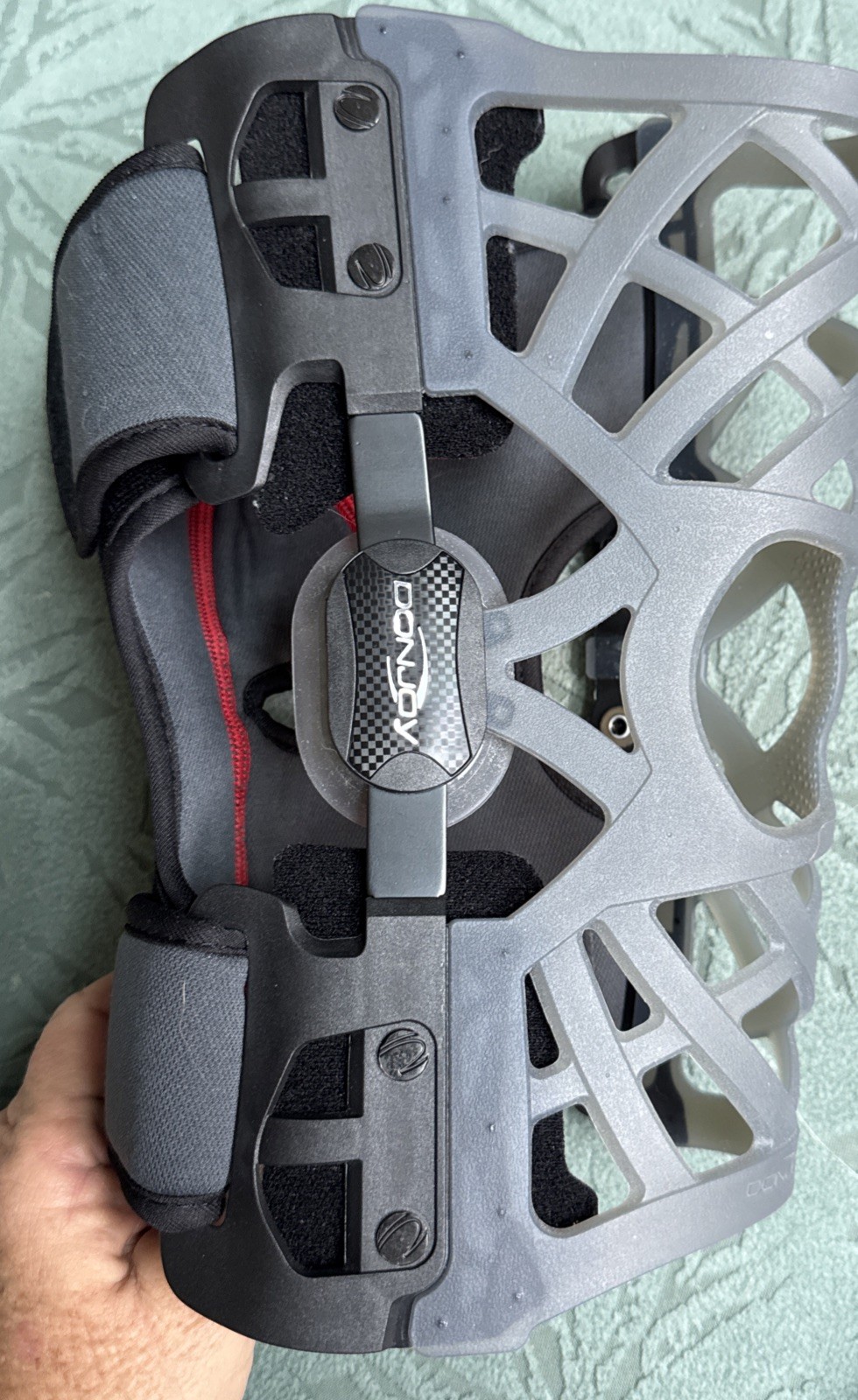 DonJoy OA Reaction WEB Knee Brace Medial Left Lateral Right Size: XL