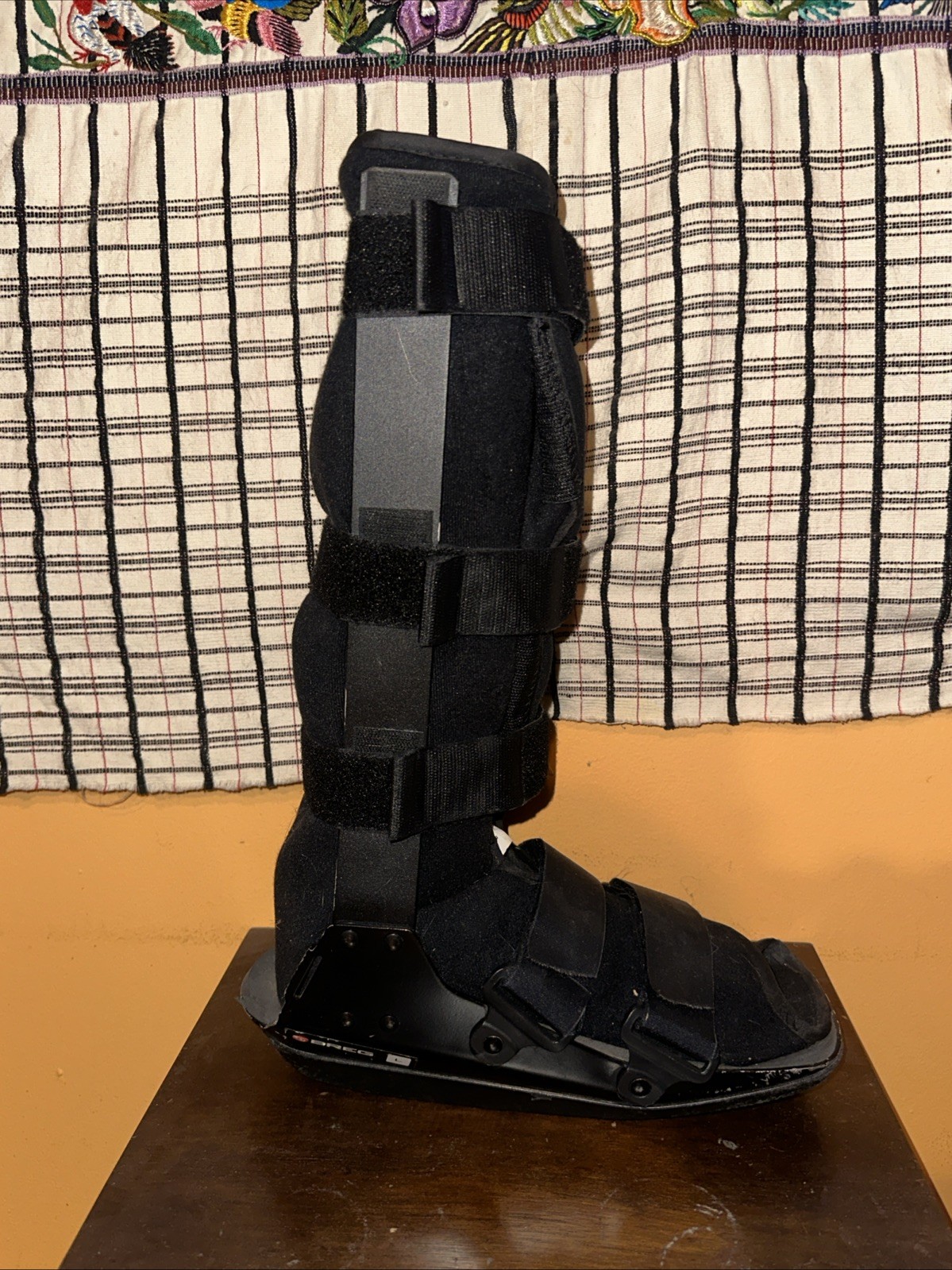 Breg ProGait Walker Boot Size Large Left Foot