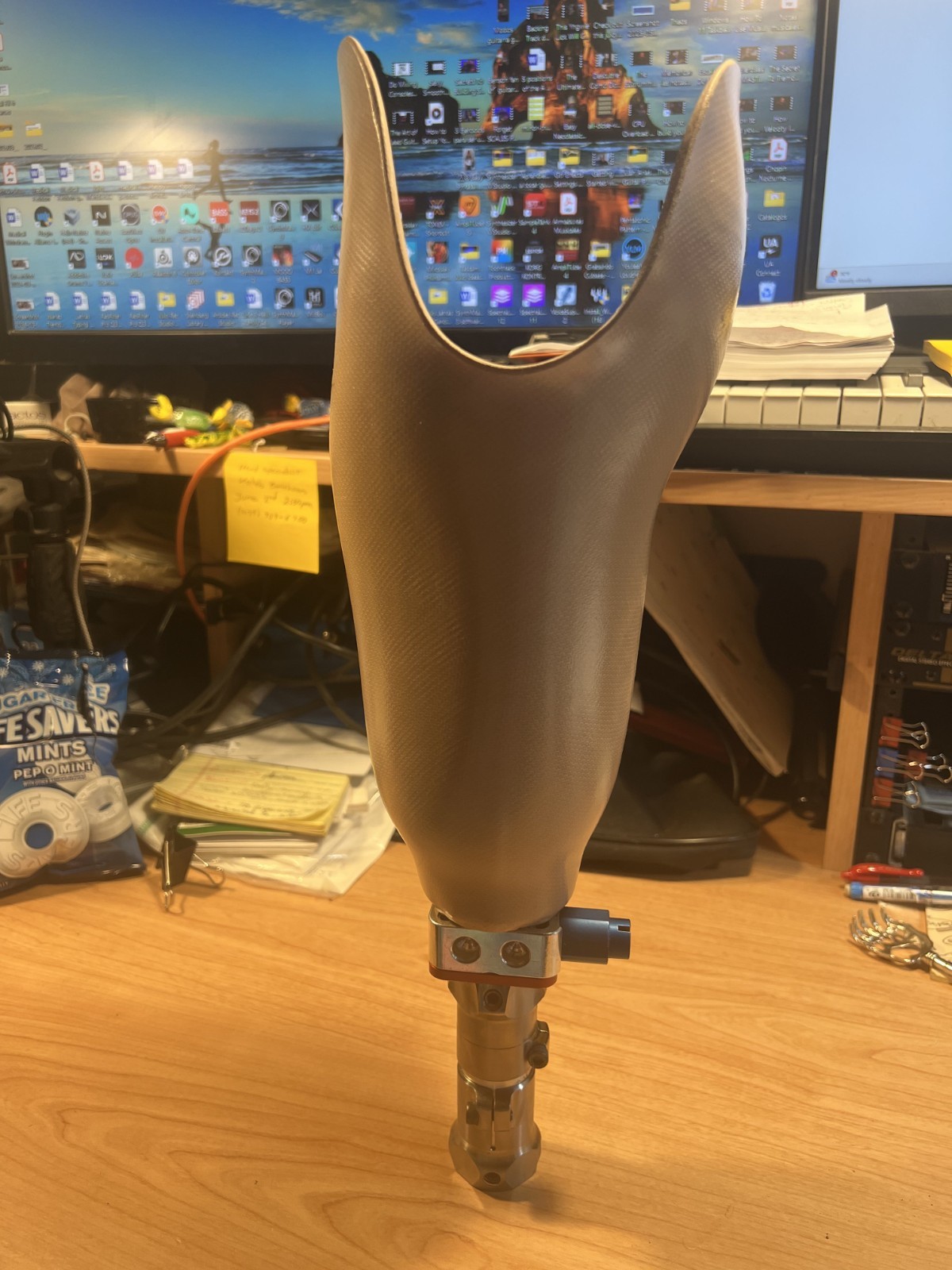Prosthetic Socket with components. Right leg. Below Knee (BK). USED