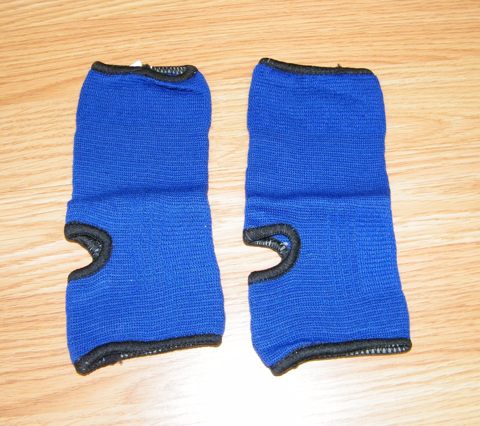 Genuine Assured Ankle Support For Men & Women / Unisex – 2 Count **READ**