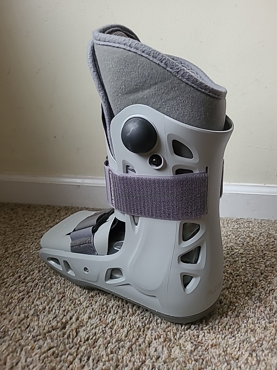 3 Very Good Walking boots Medium Ossur, AirCast, ProCare (B16)