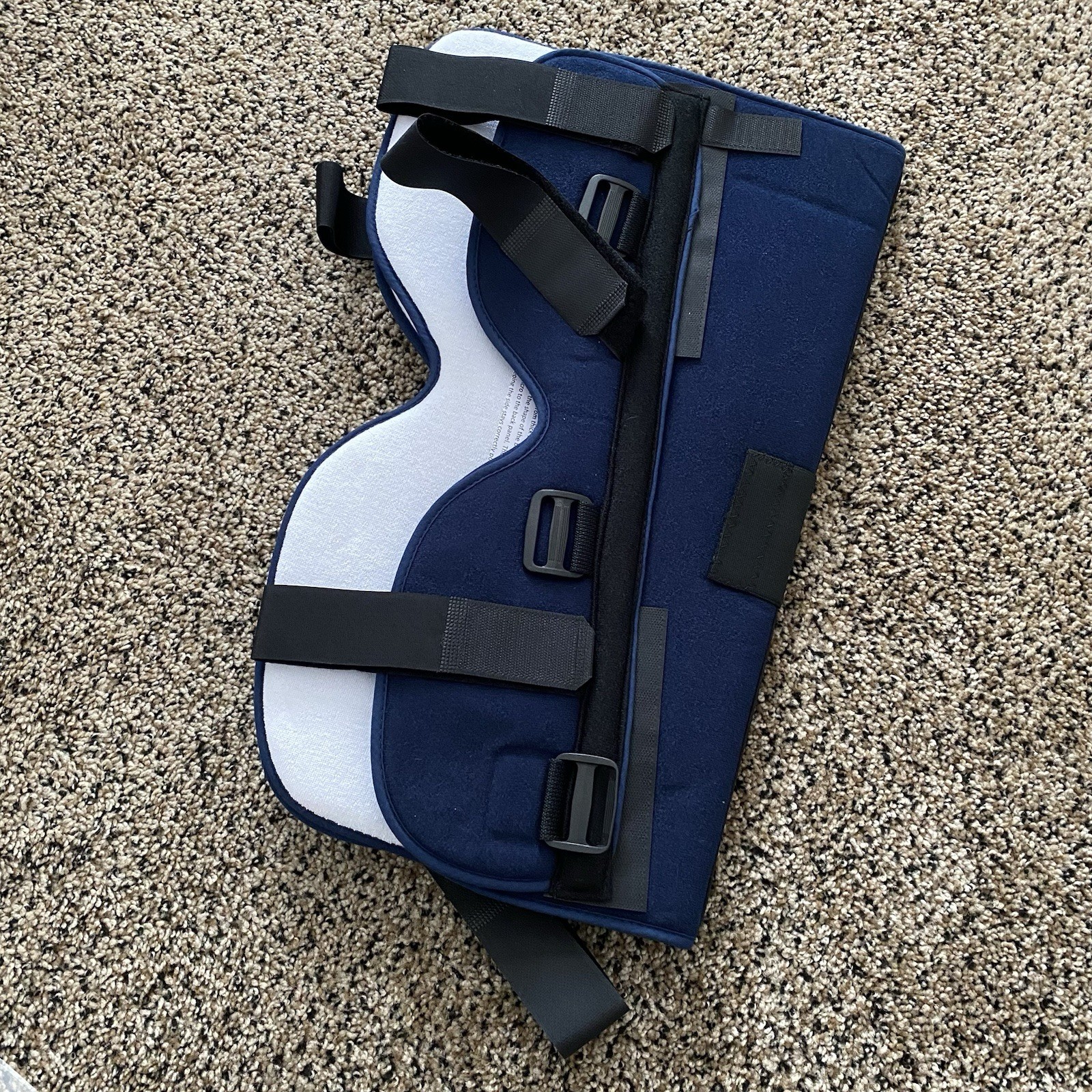 United Ortho 61020 3-Panel Adjustable Knee Immobilizer 20in Blue Black Brace