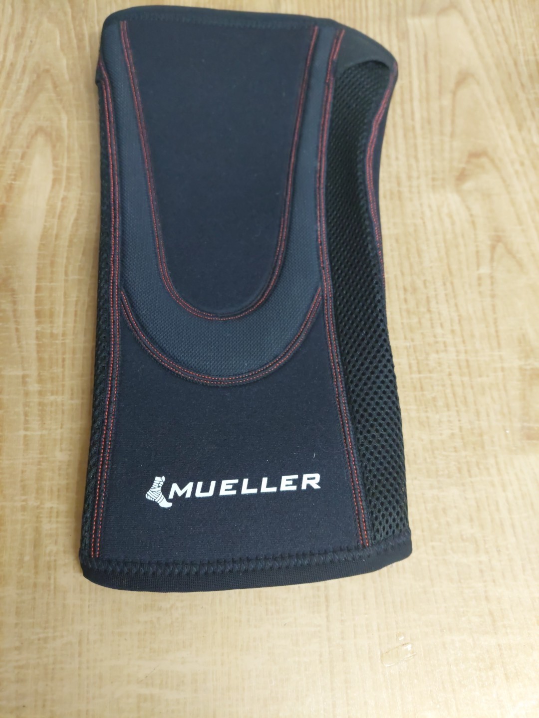 Mueller Elastic Knee Support, Black Size 14-16 Worn Once