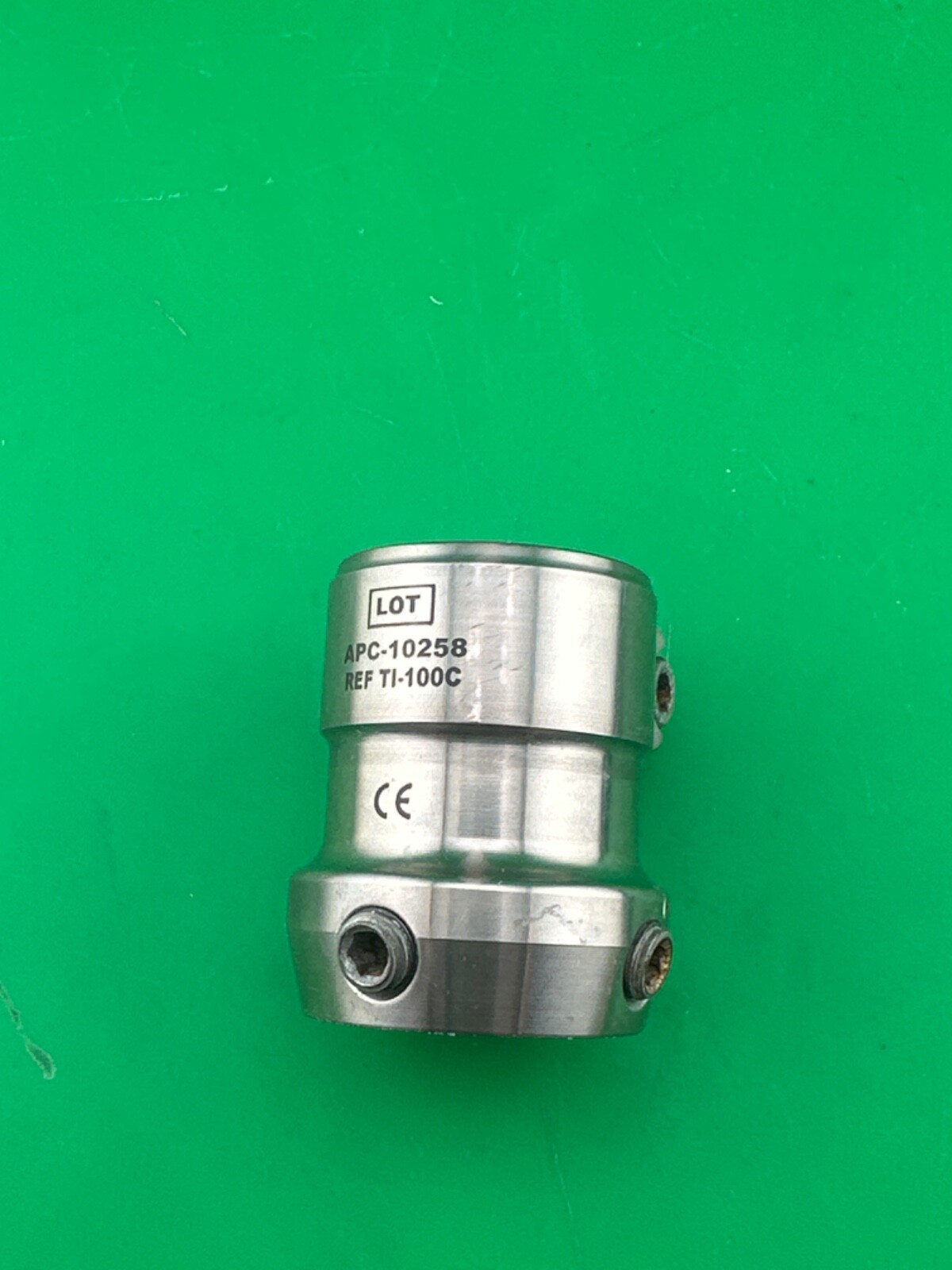 Prosthetic component adapter part. Apc titanium tube clamp