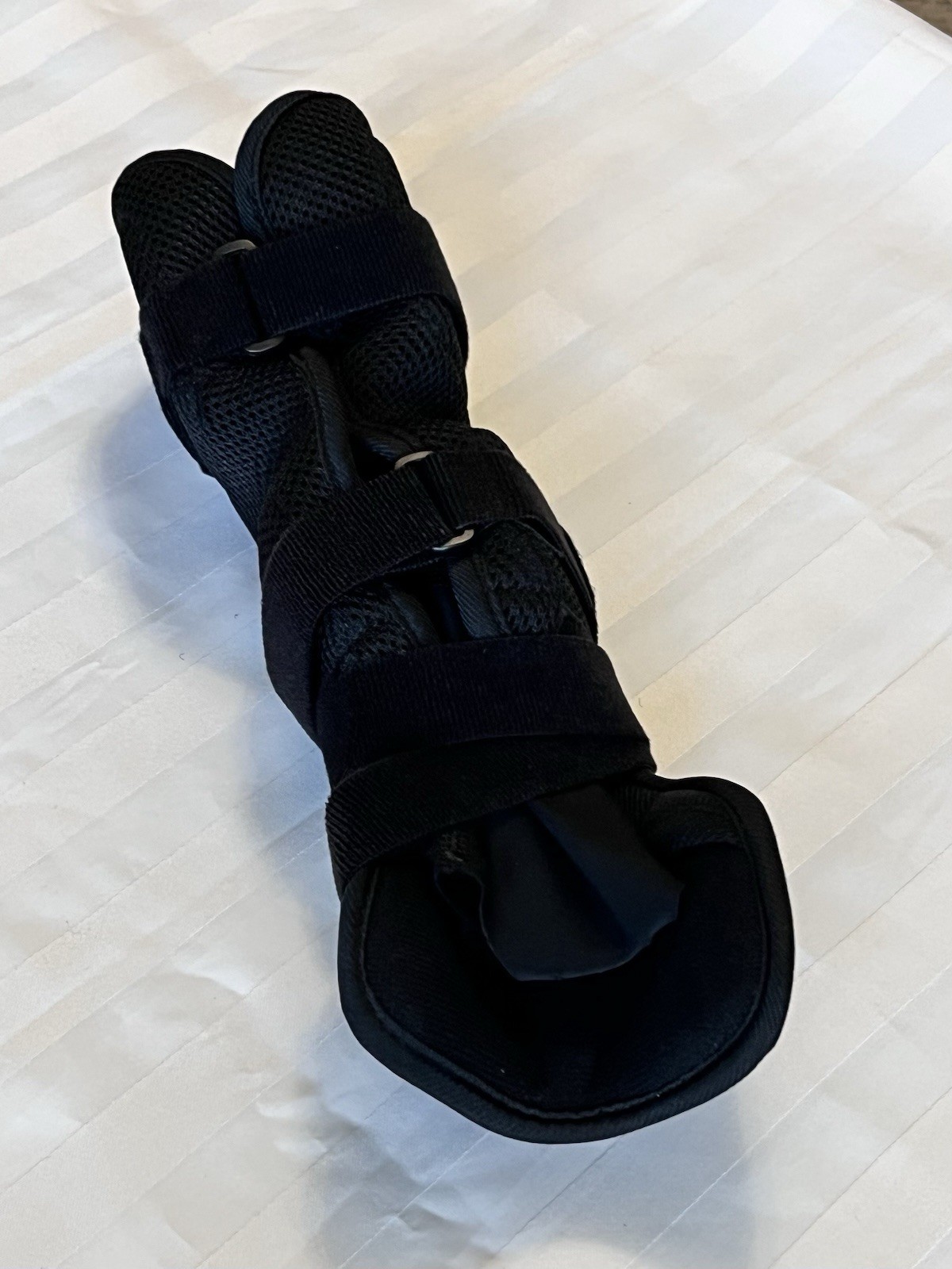 The Maximus Wrist Brace Forearm Splint WB0104-148-03 Size Large Dr Medical DRMS