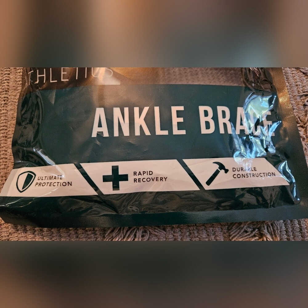 New in package~Zenith Ankle Brace Lace up~ size medium black