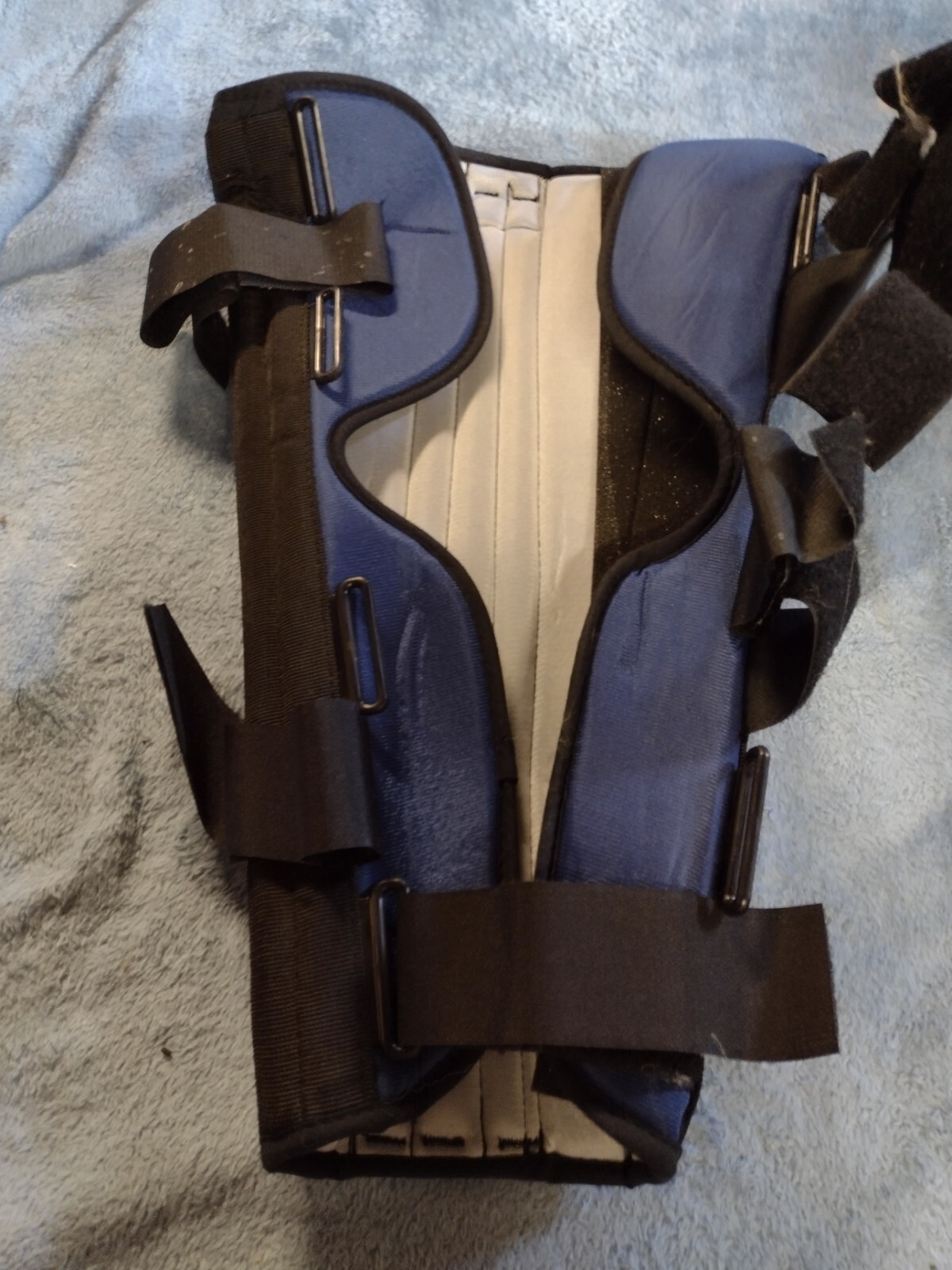Size Medium leg immobilizer