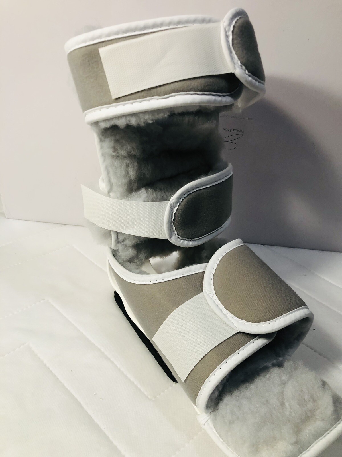 DJ Orthopedics Procare Porous Walking Boot with Poly/Pile Universal EUC