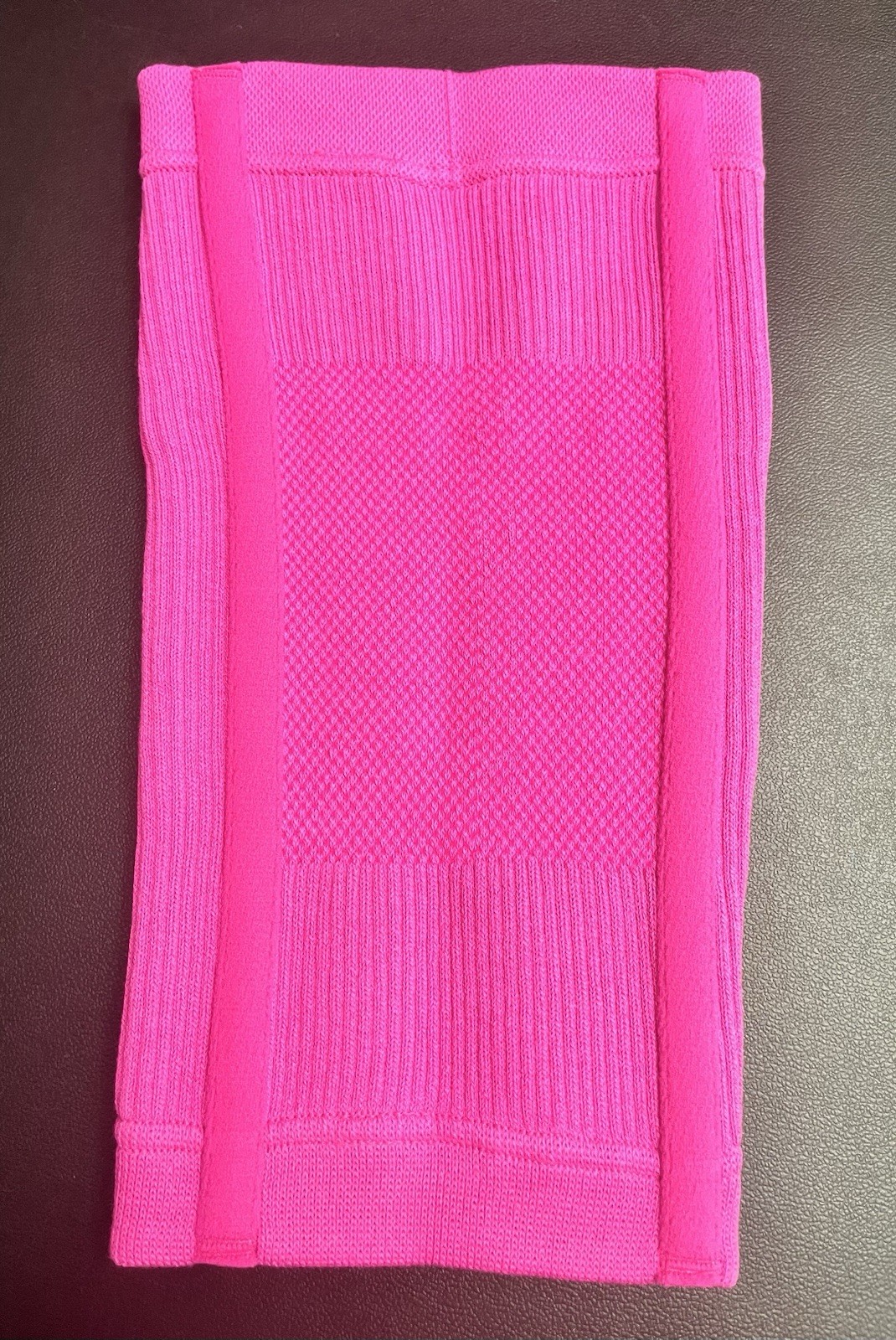 Incrediwear Knee Sleeve XXL Pink Therapeutic Brace – Used Good Condition