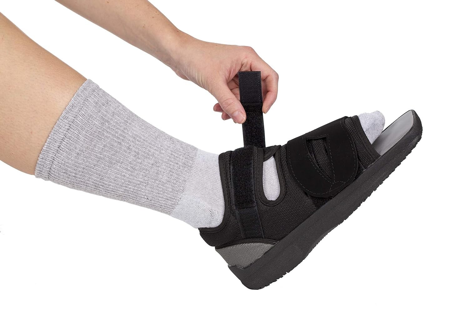 United Ortho Post-Op Shoe – Orthopedic Adjustable Recovery Shoe women medium`